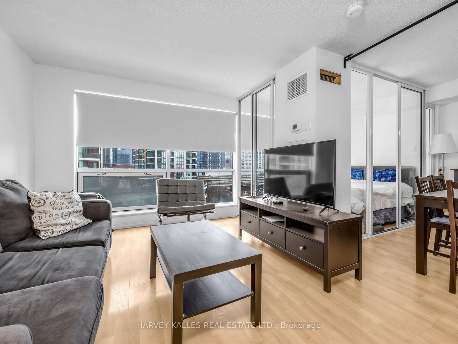 10 Yonge Street 705, Toronto Unit: 705