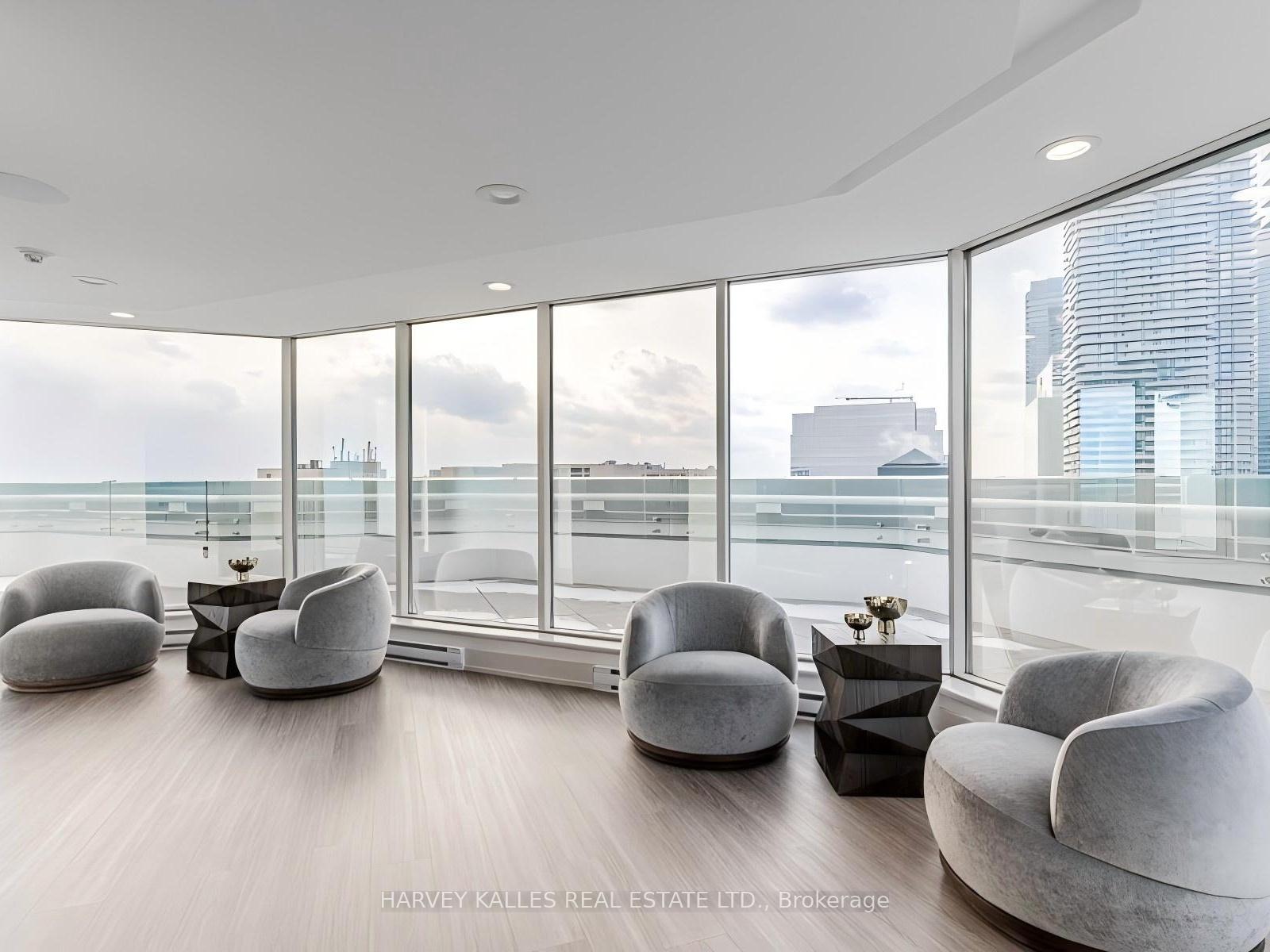 10 Yonge Street 705, Toronto Unit: 705