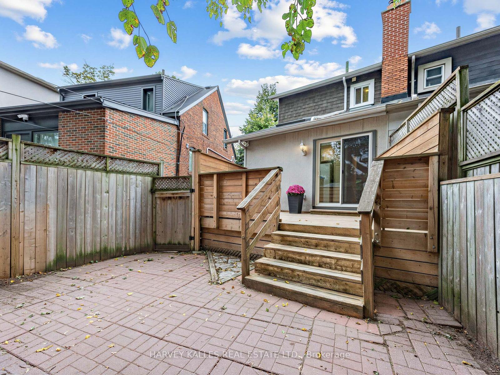 4 Kenrae Road, Toronto