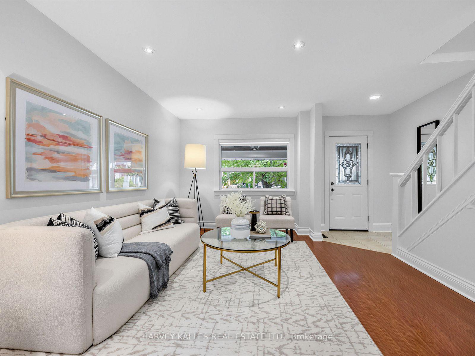 4 Kenrae Road, Toronto