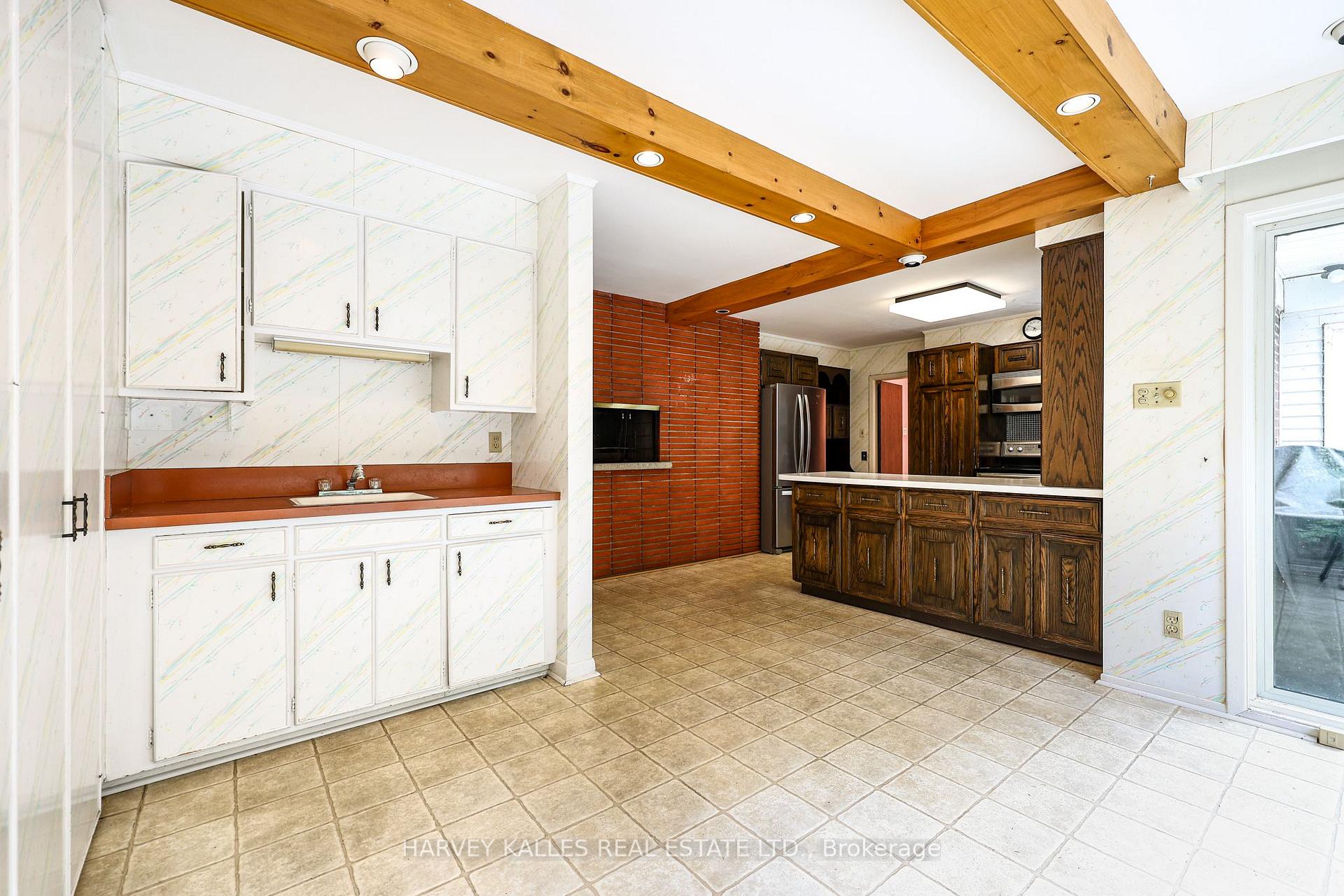 2 Clovestone Road, Toronto