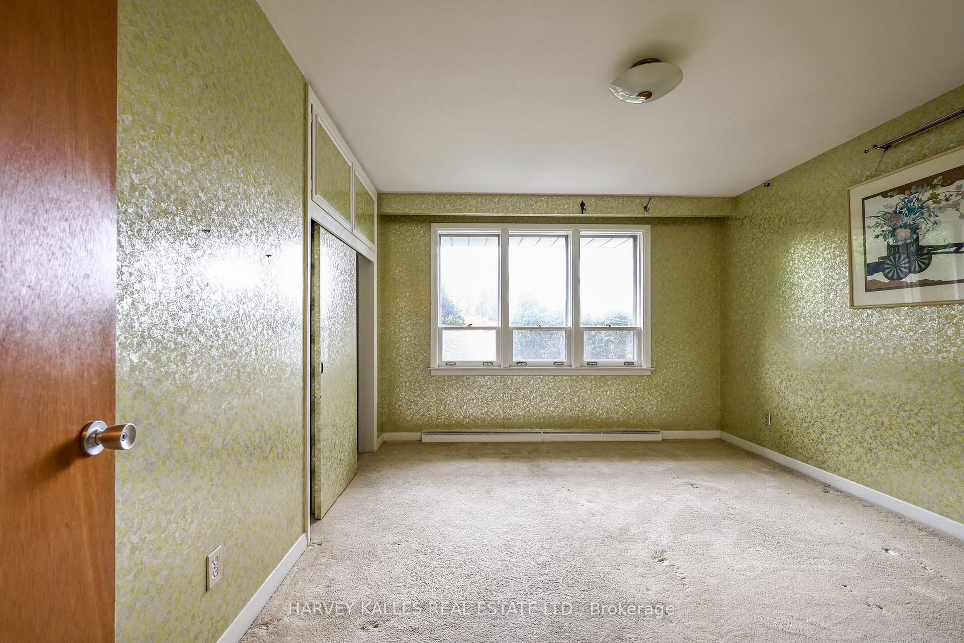 2 Clovestone Road, Toronto