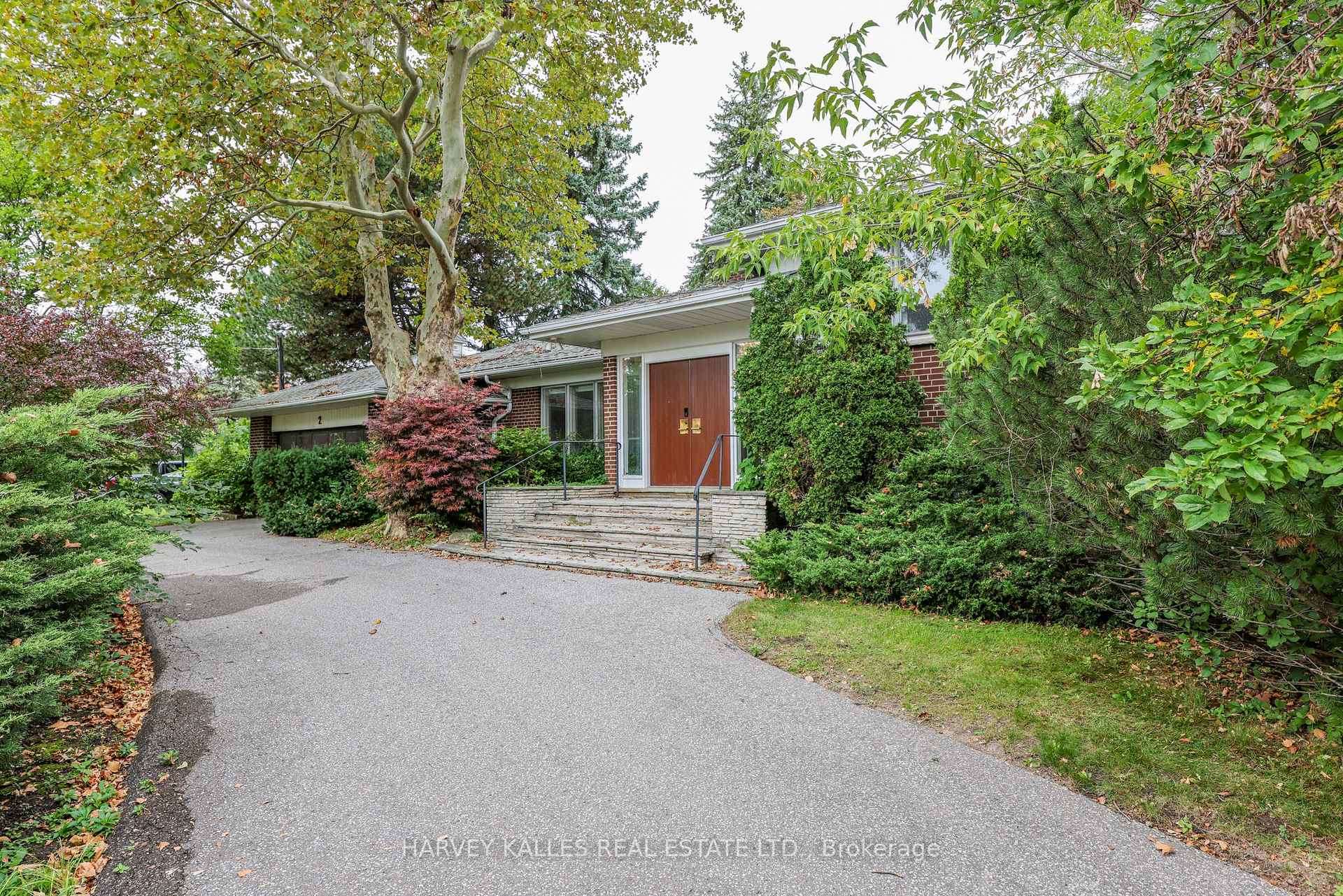 2 Clovestone Road, Toronto