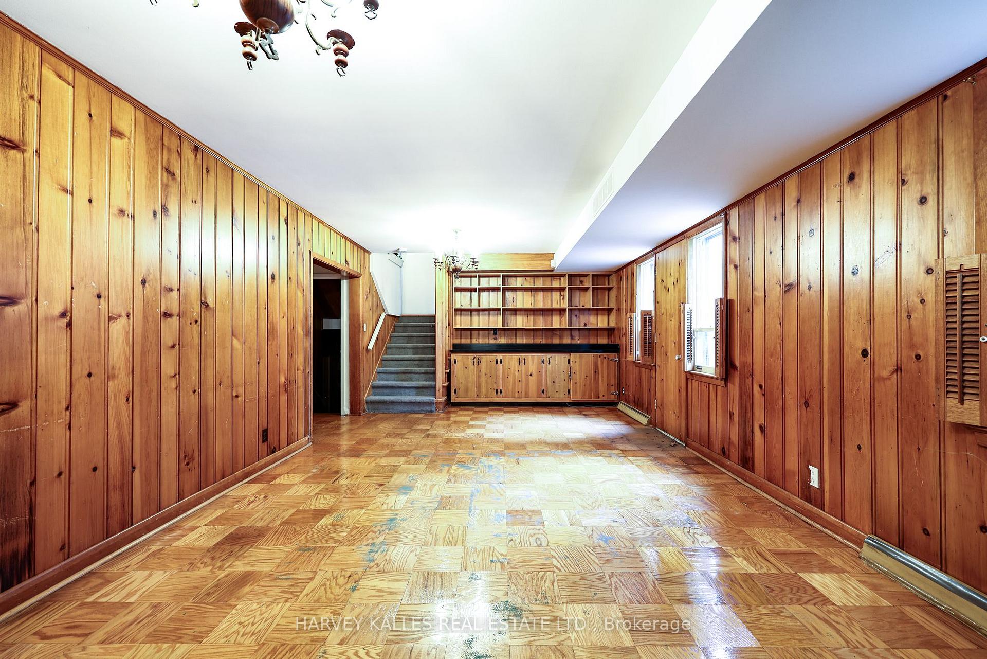2 Clovestone Road, Toronto