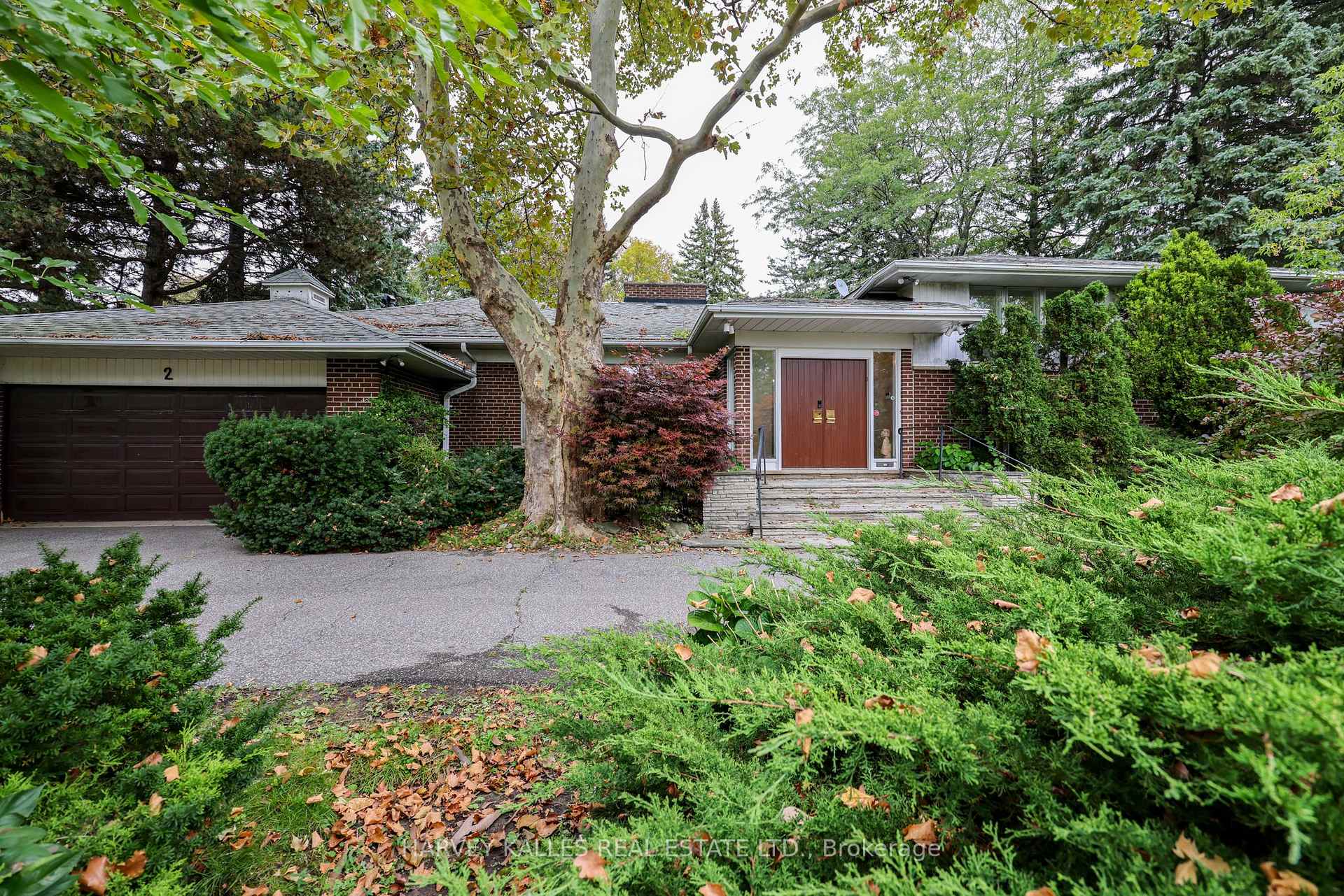 2 Clovestone Road, Toronto