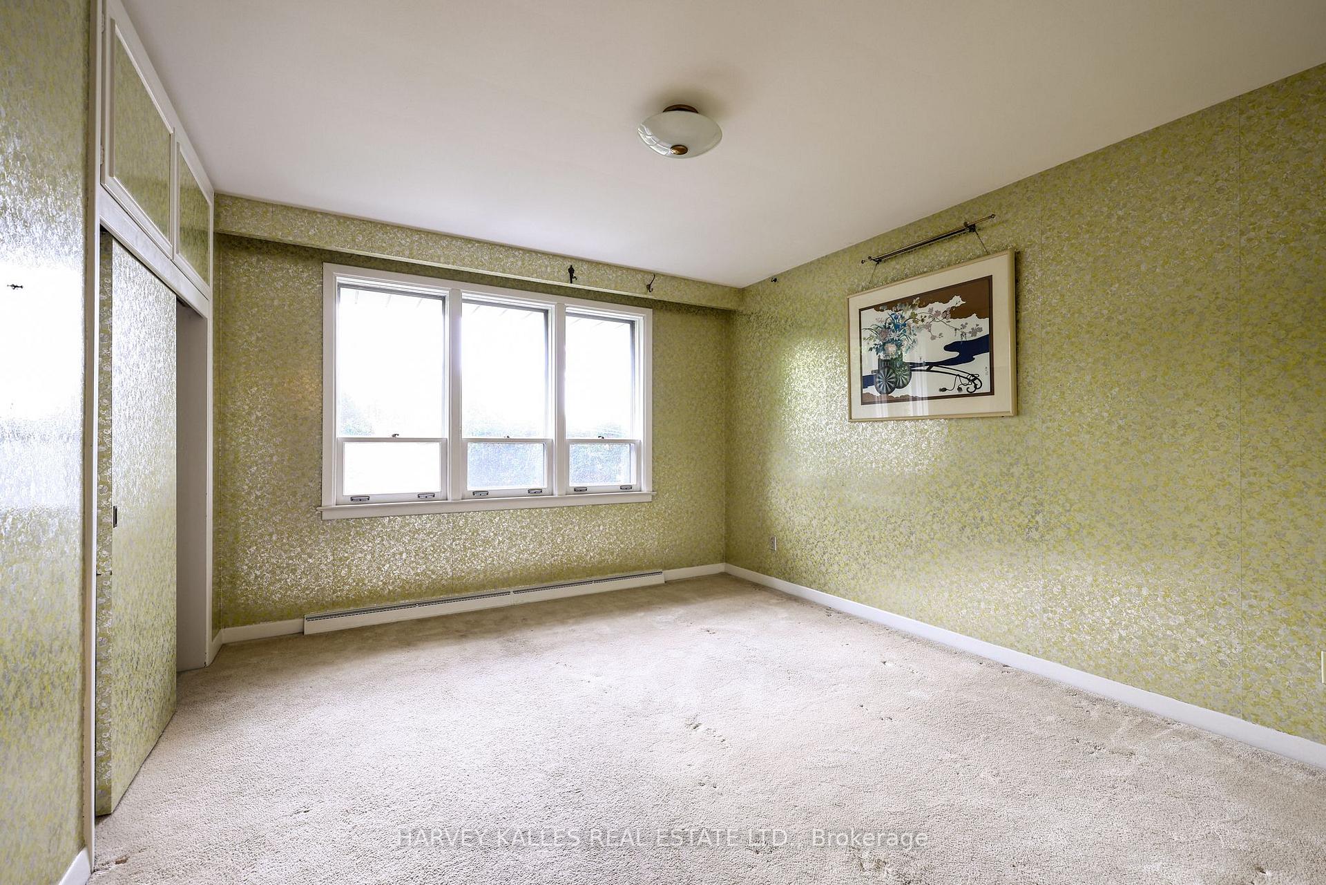 2 Clovestone Road, Toronto