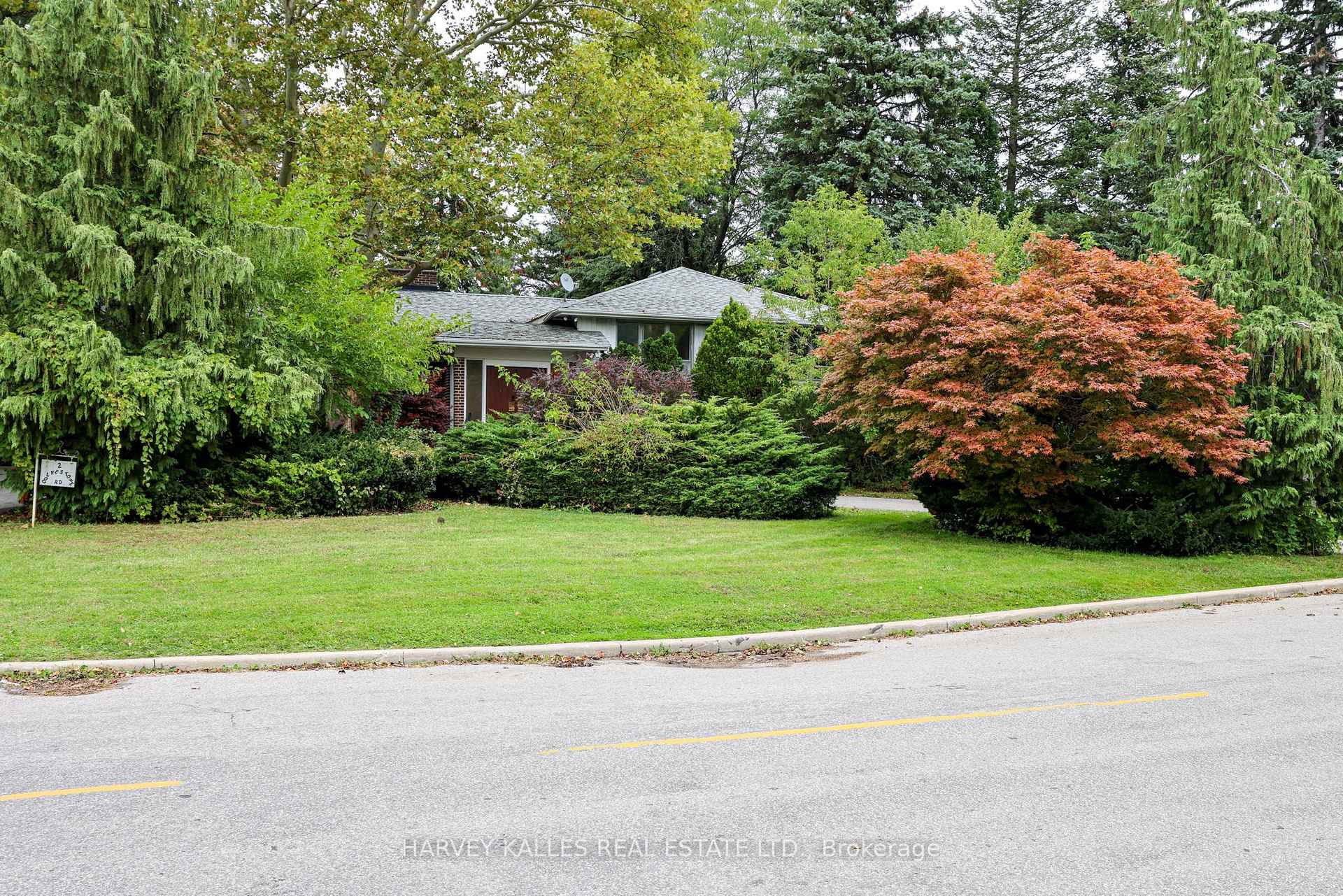 2 Clovestone Road, Toronto