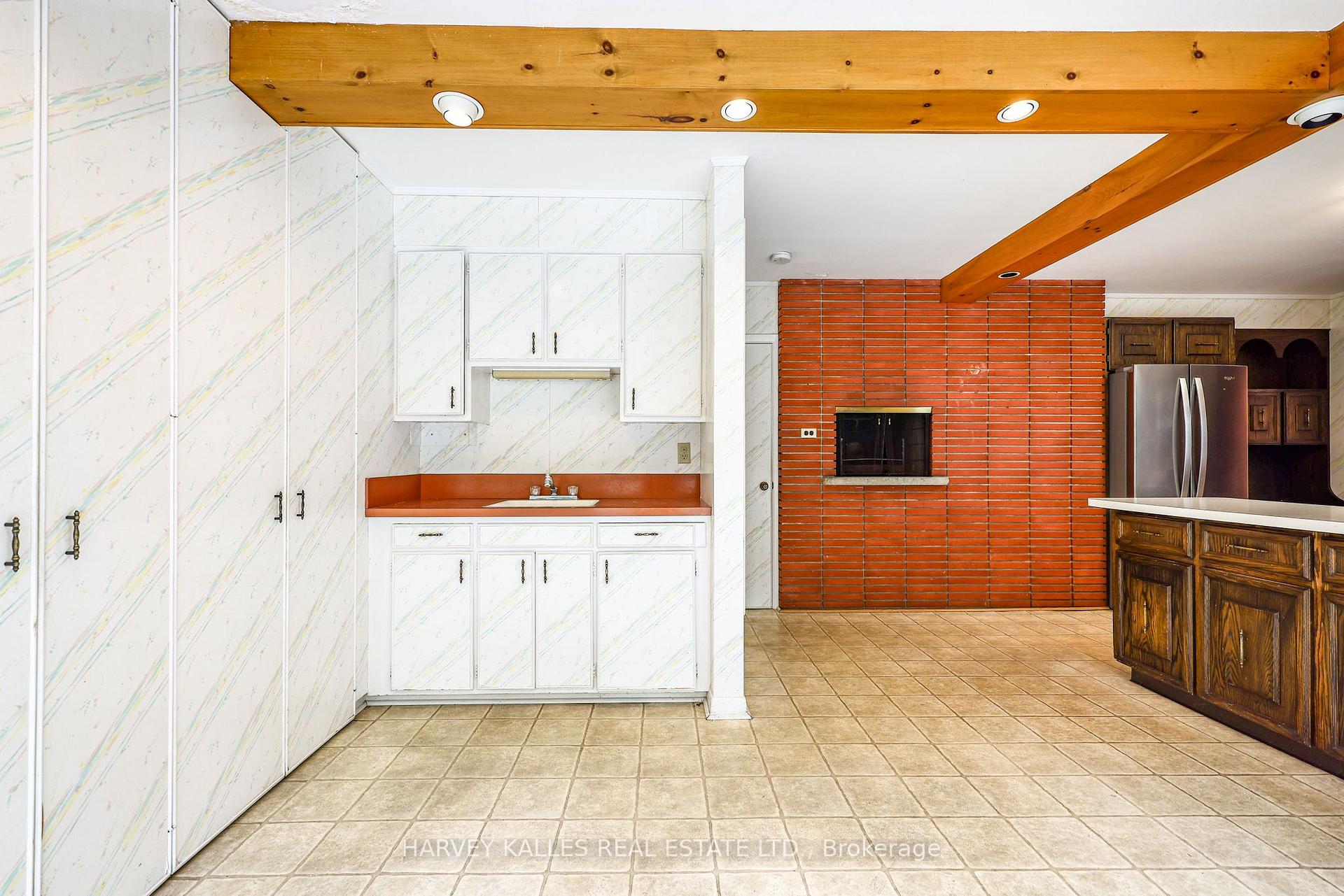 2 Clovestone Road, Toronto