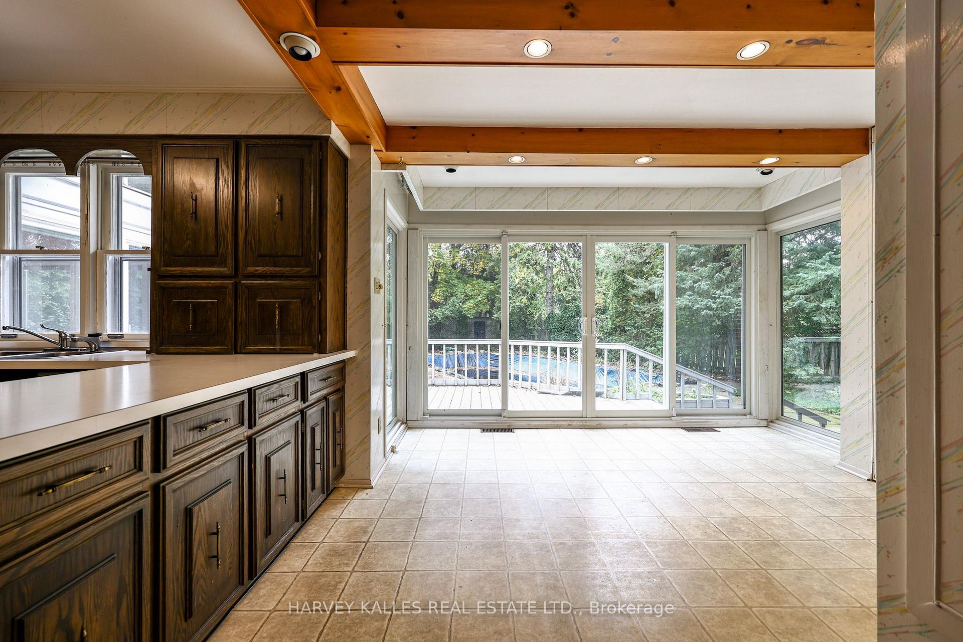 2 Clovestone Road, Toronto
