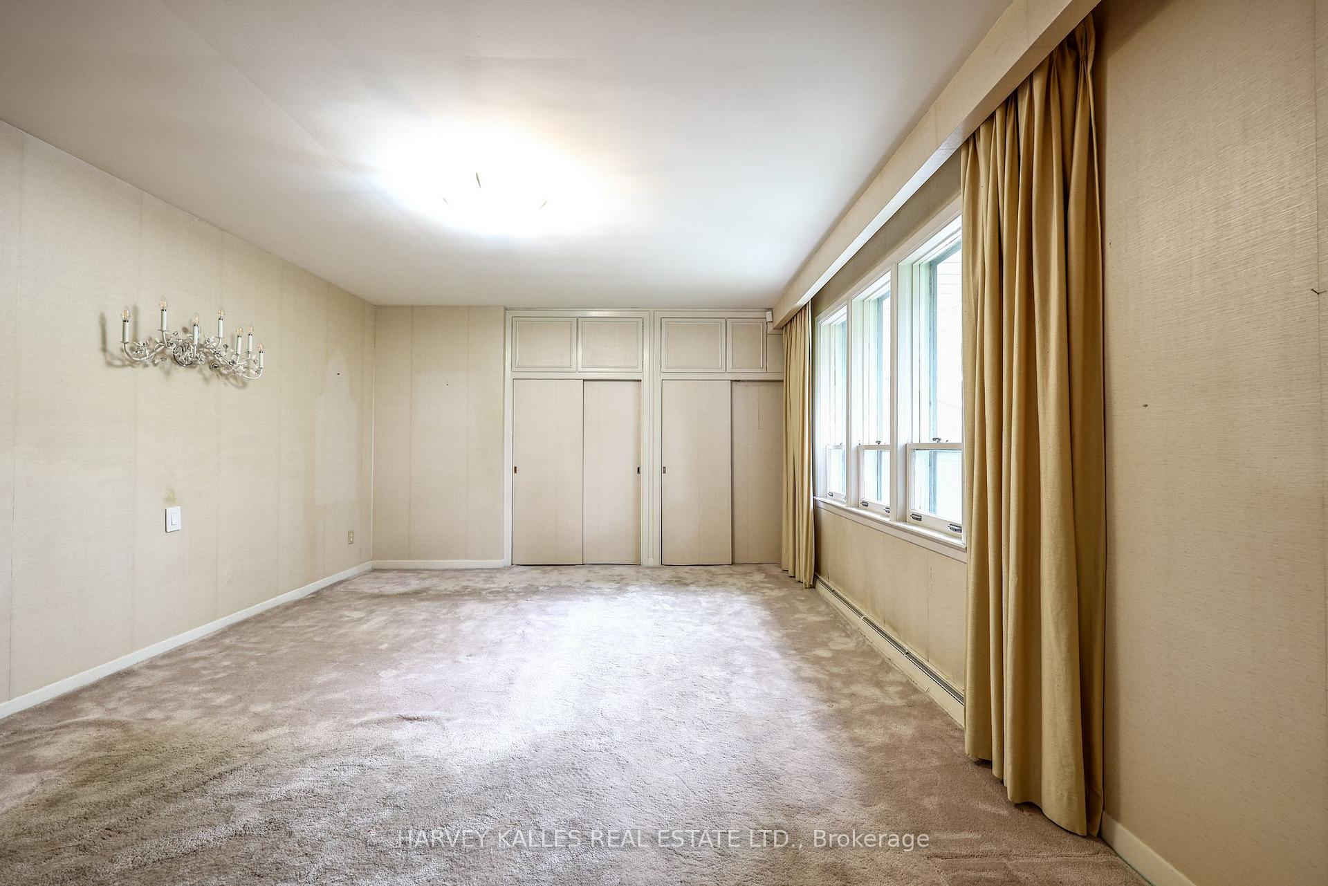 2 Clovestone Road, Toronto