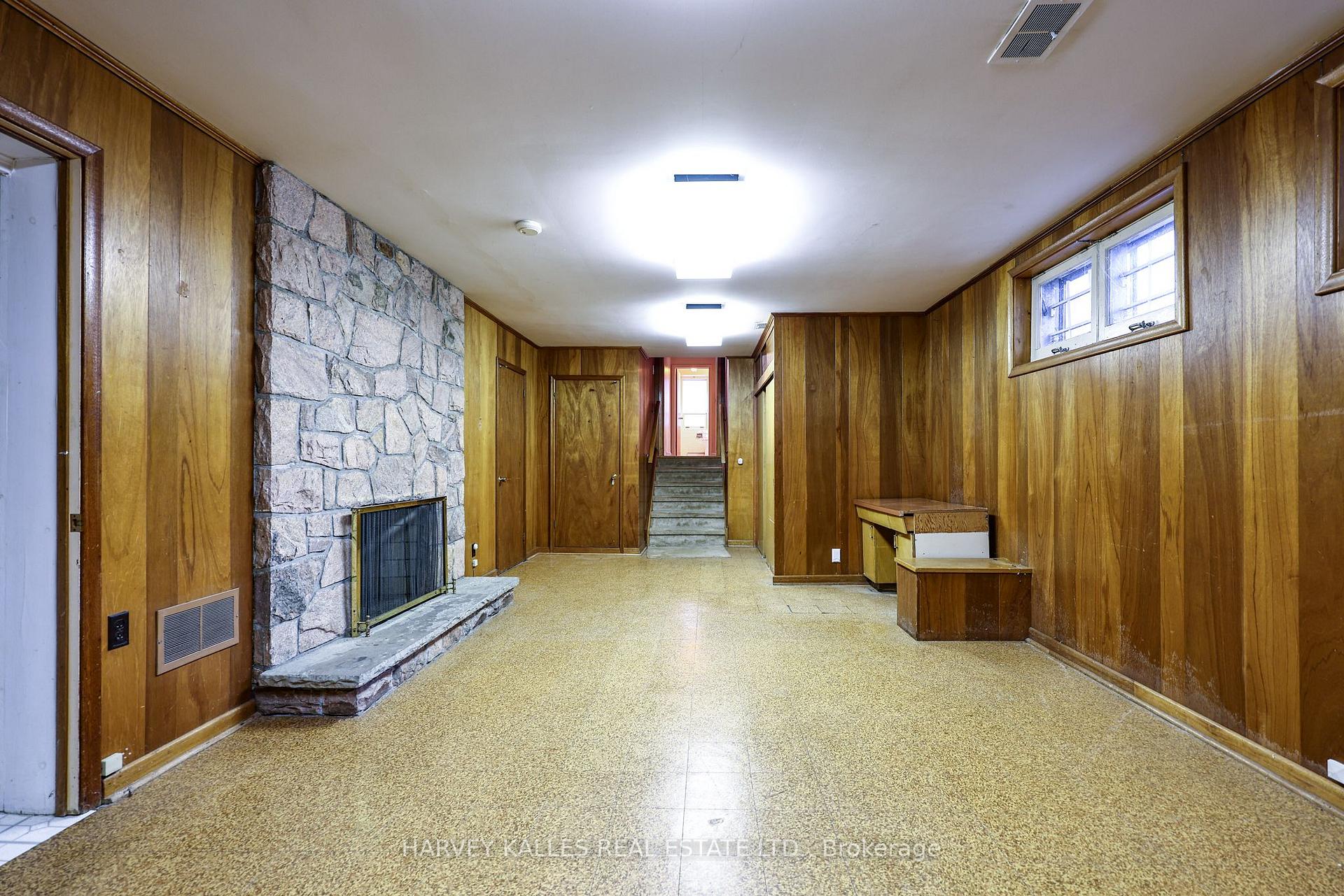 2 Clovestone Road, Toronto