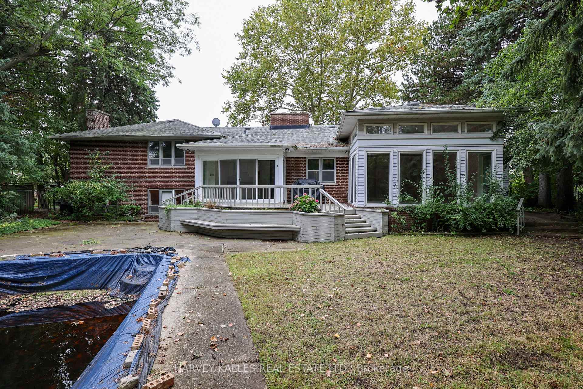 2 Clovestone Road, Toronto