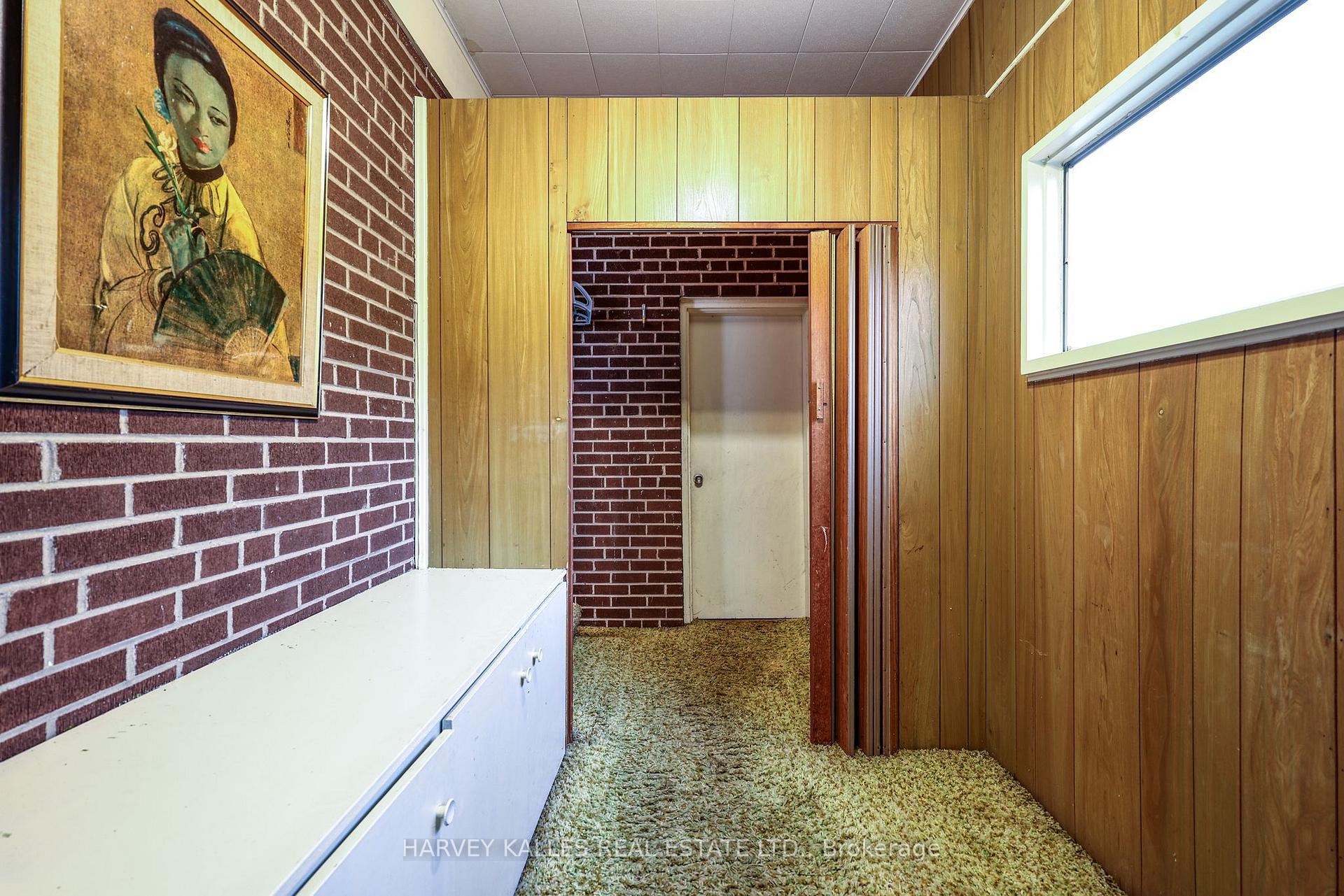 2 Clovestone Road, Toronto