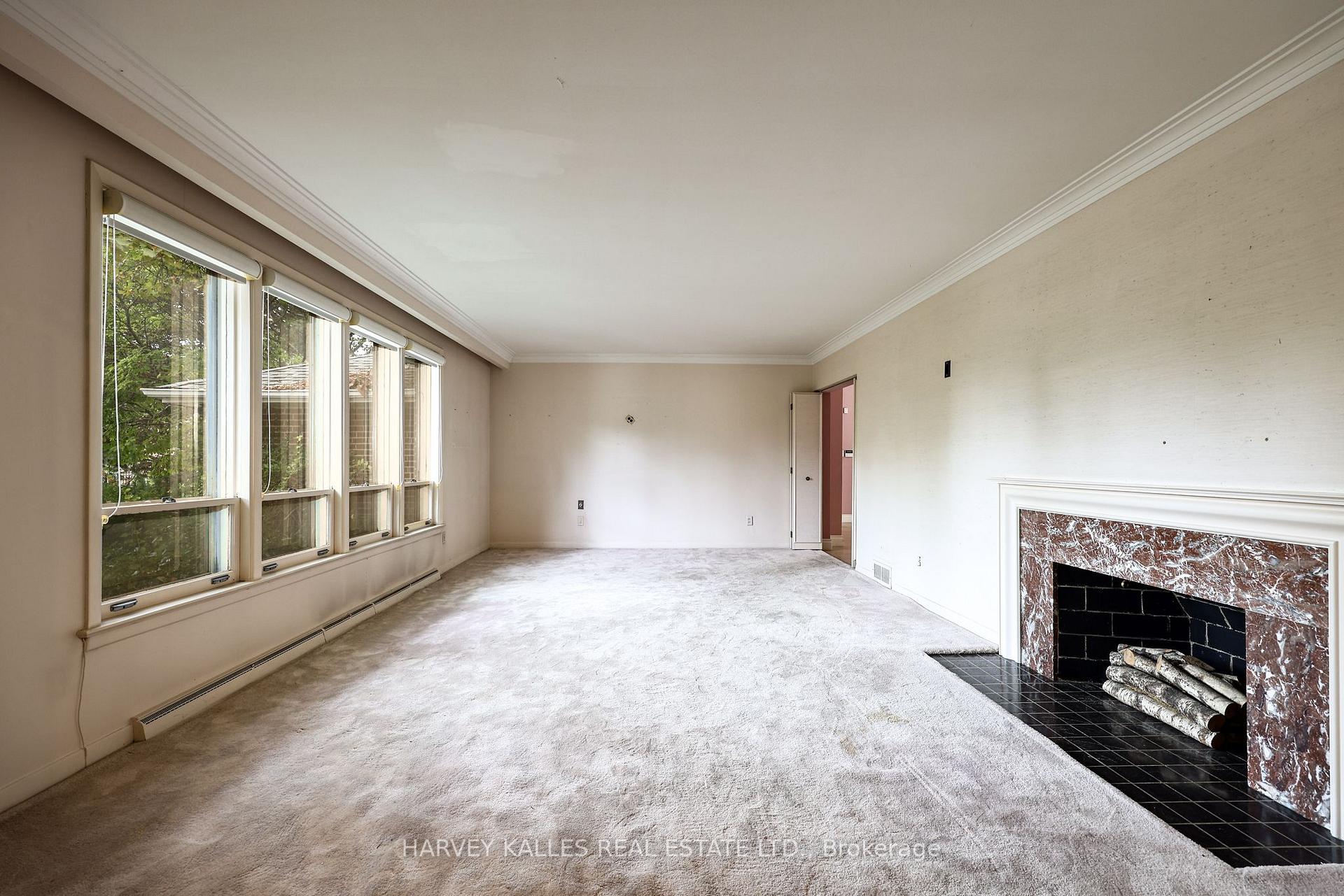 2 Clovestone Road, Toronto