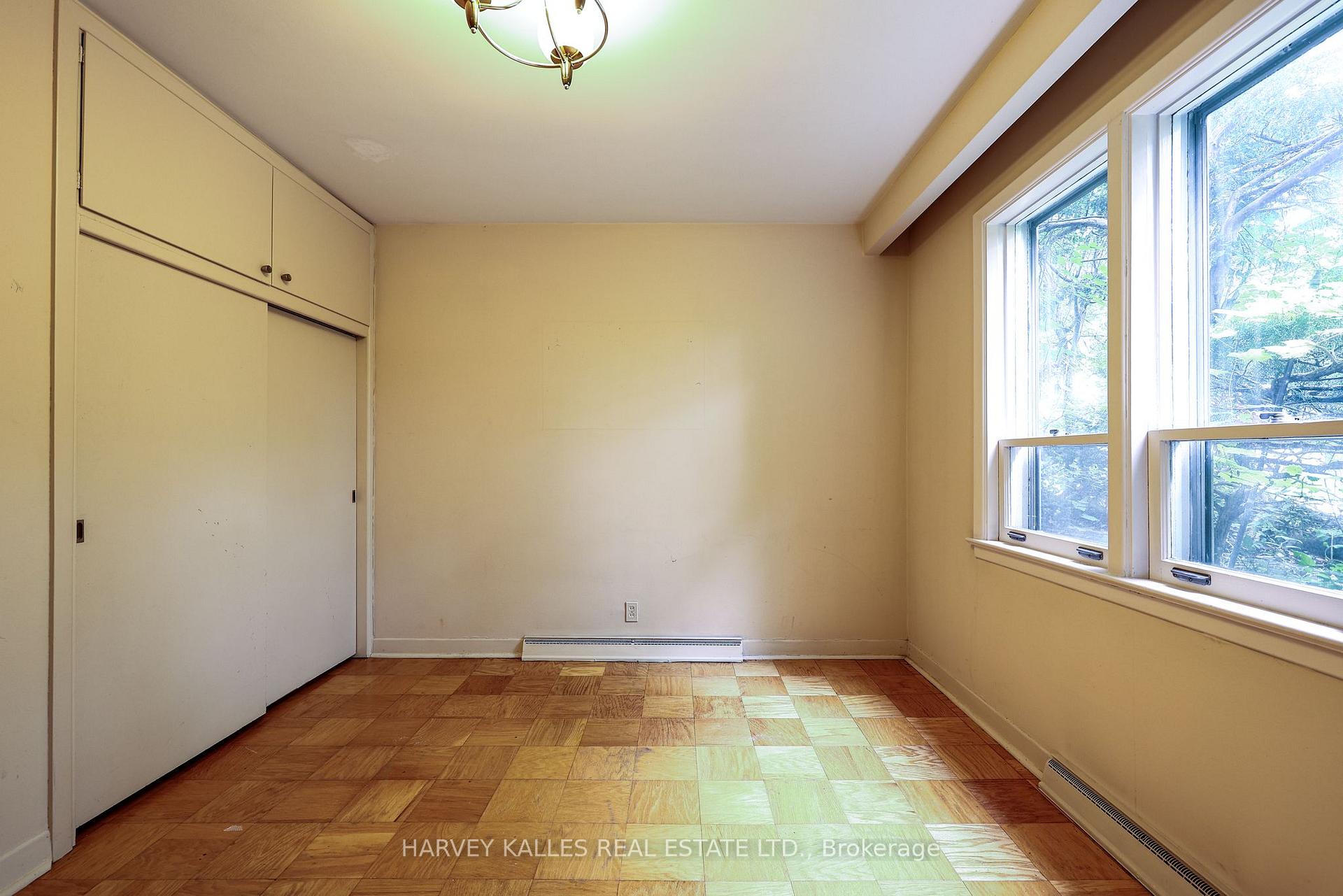 2 Clovestone Road, Toronto