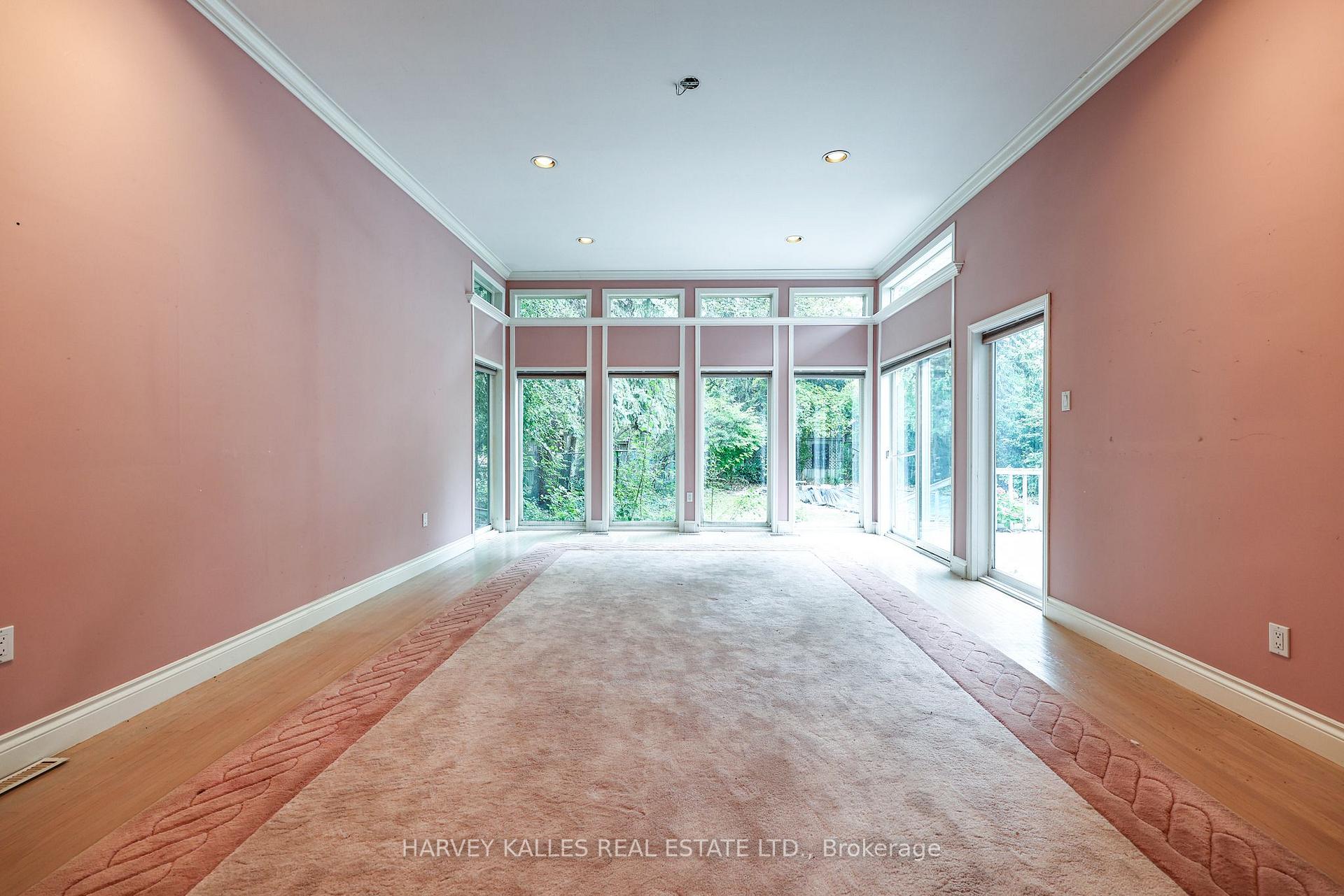 2 Clovestone Road, Toronto