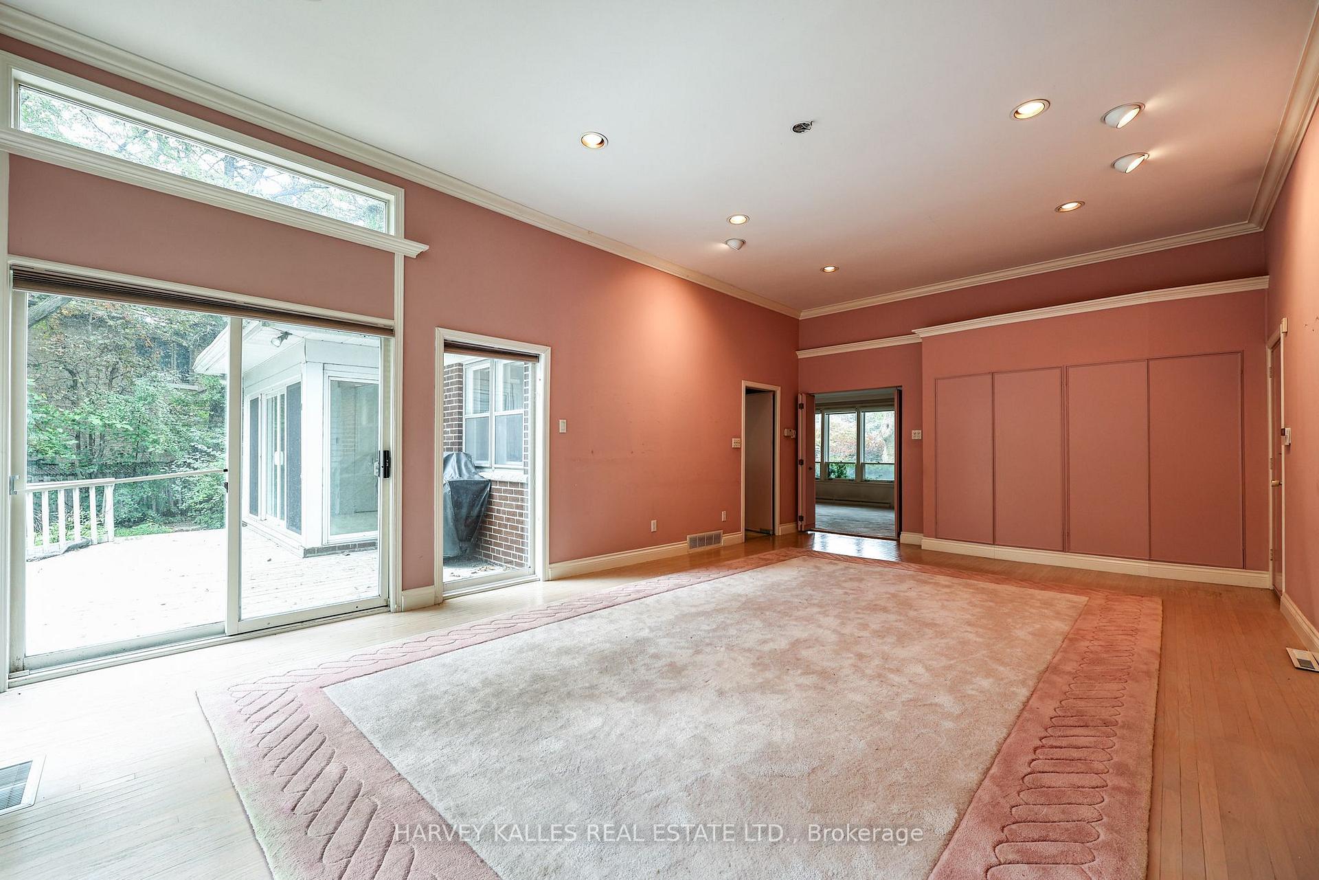 2 Clovestone Road, Toronto
