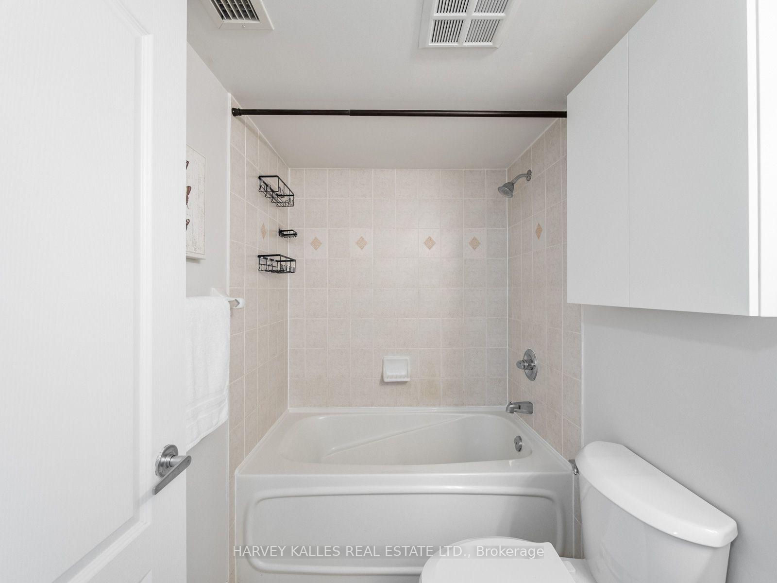 17 Barberry Place 1814, Toronto Unit: 1814