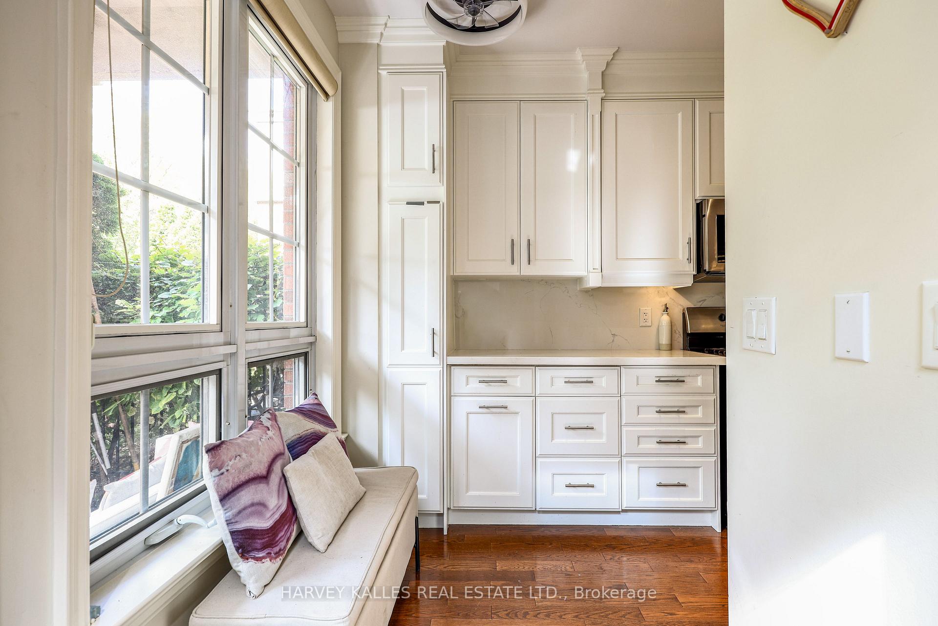 21 Burkebrook Place TH9, Toronto Unit: TH9