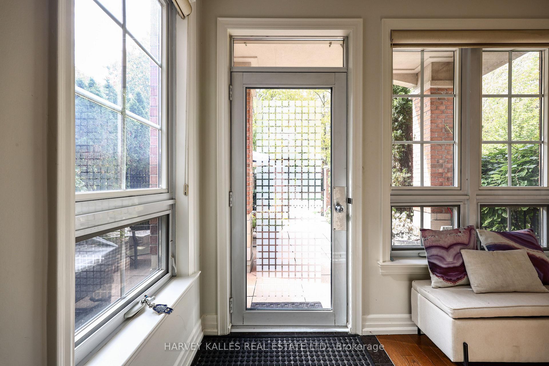 21 Burkebrook Place TH9, Toronto Unit: TH9