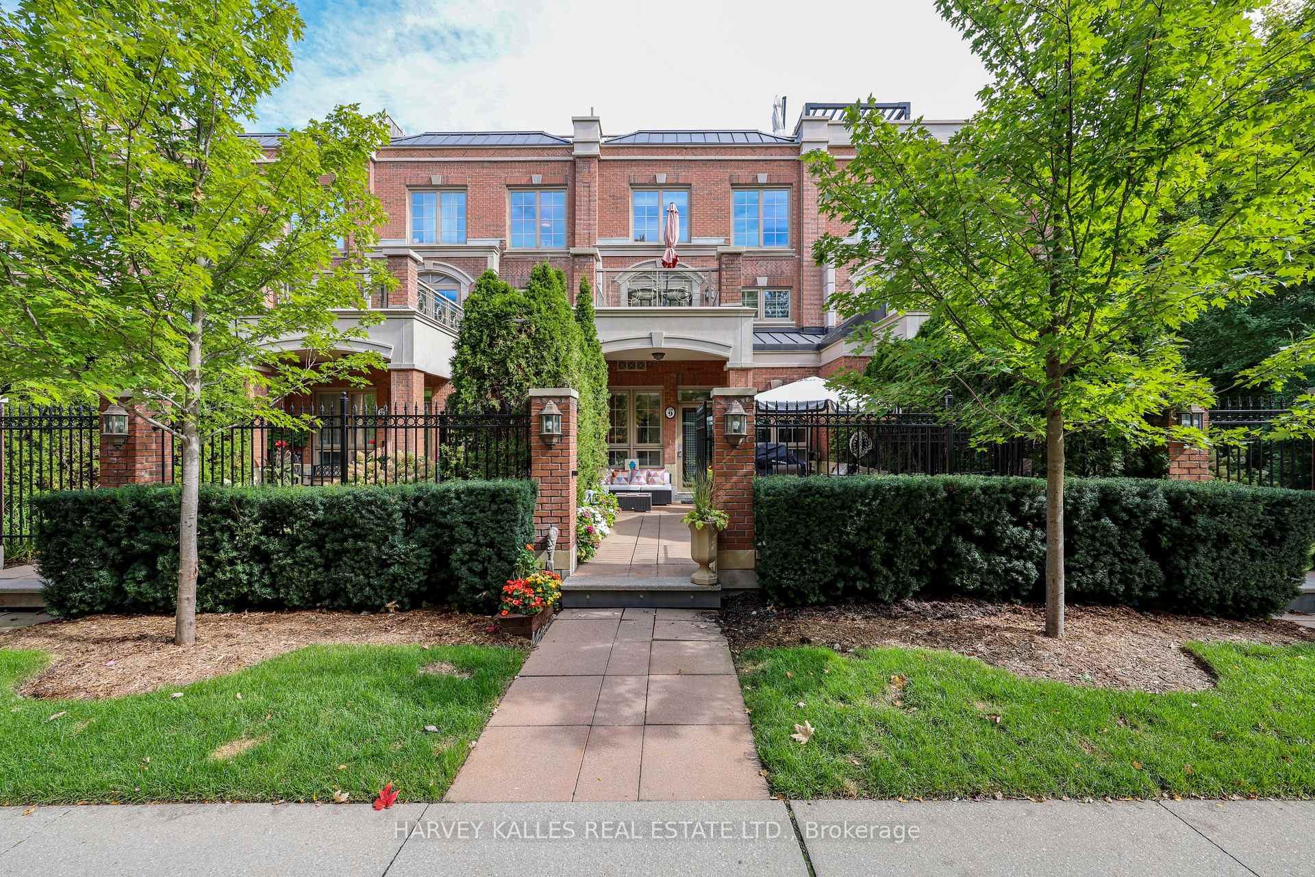 21 Burkebrook Place TH9, Toronto Unit: TH9
