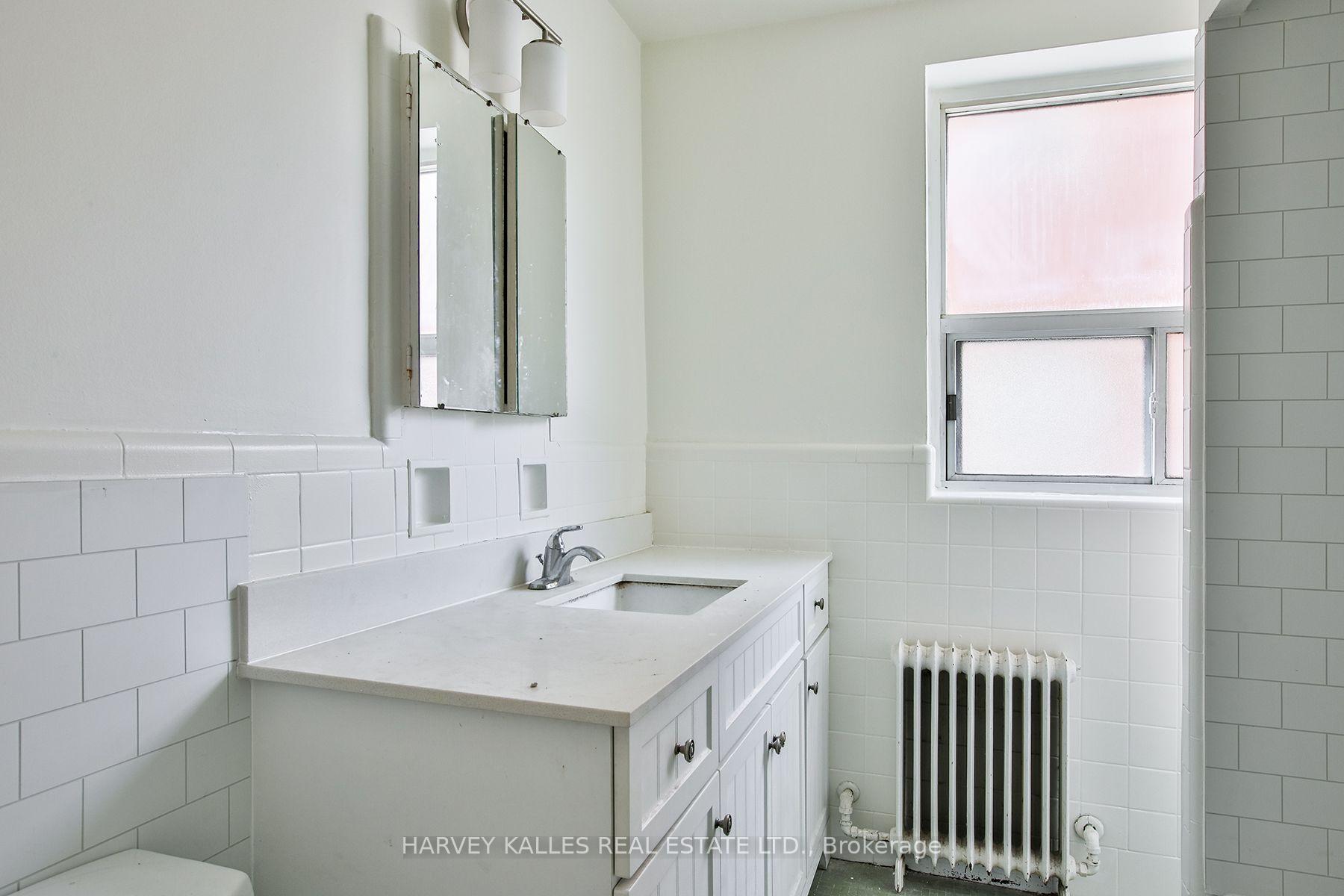 28 Fraserwood Avenue 2, Toronto Unit: 2