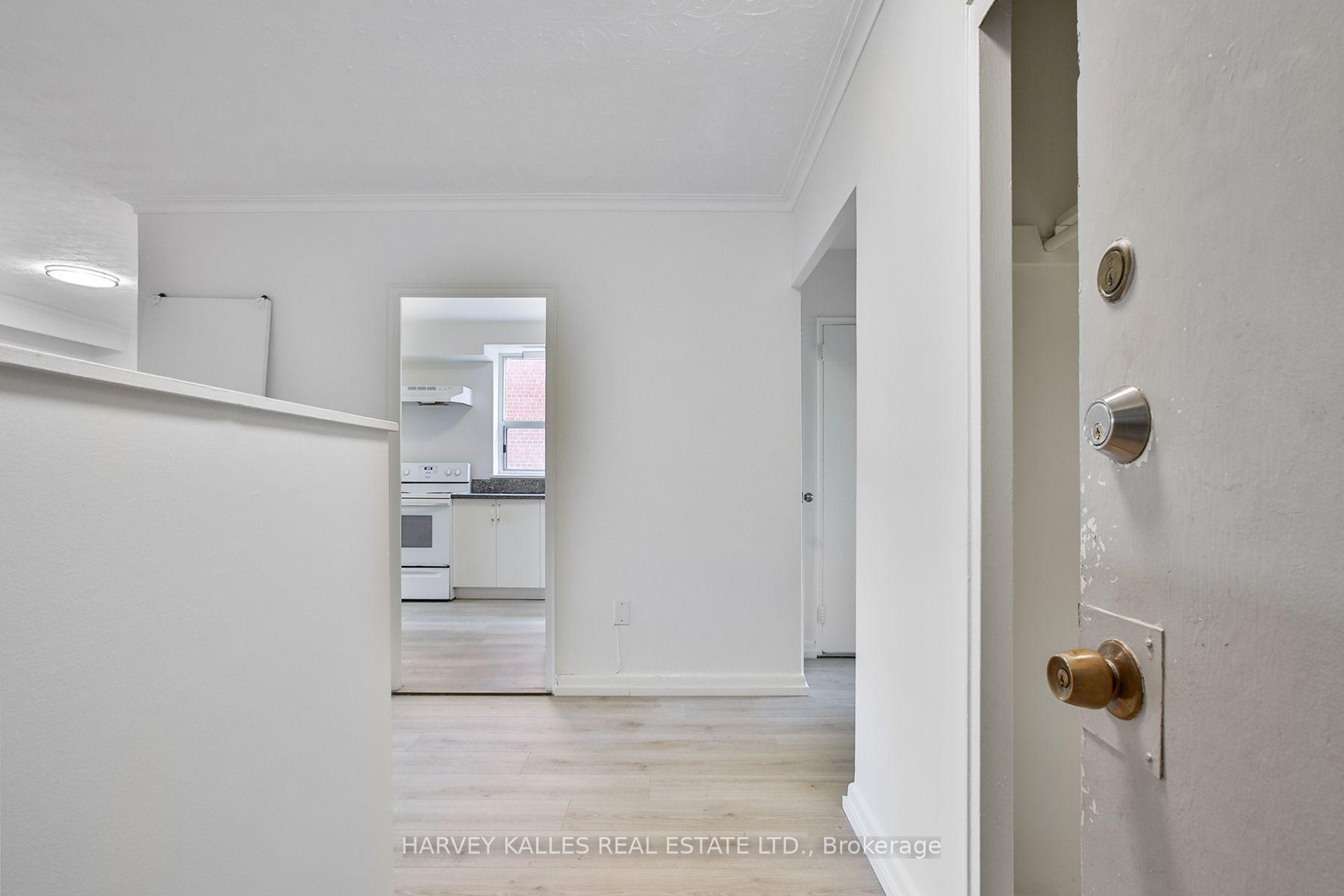 28 Fraserwood Avenue 2, Toronto Unit: 2