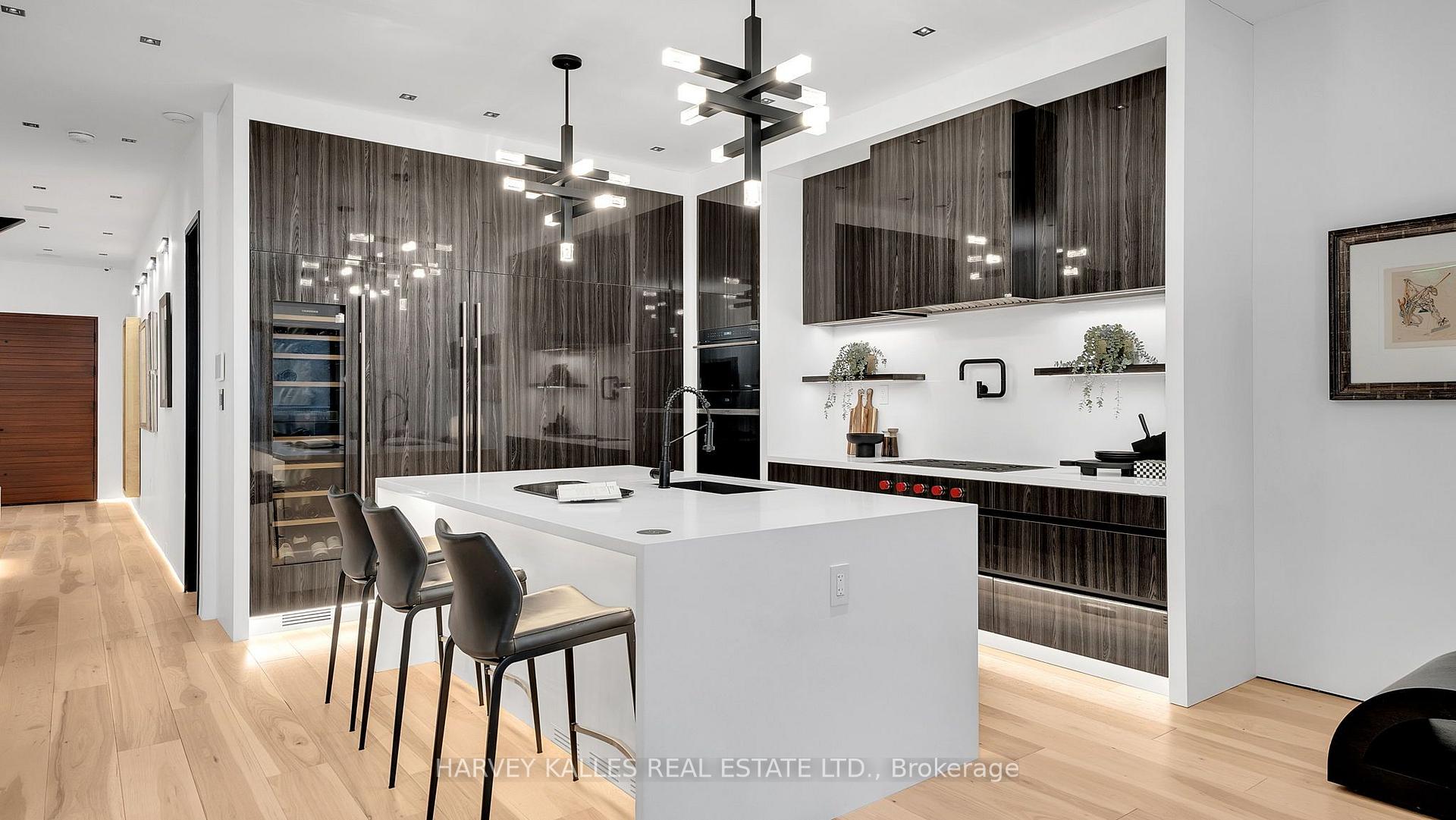 4 Douglas Crescent, Toronto