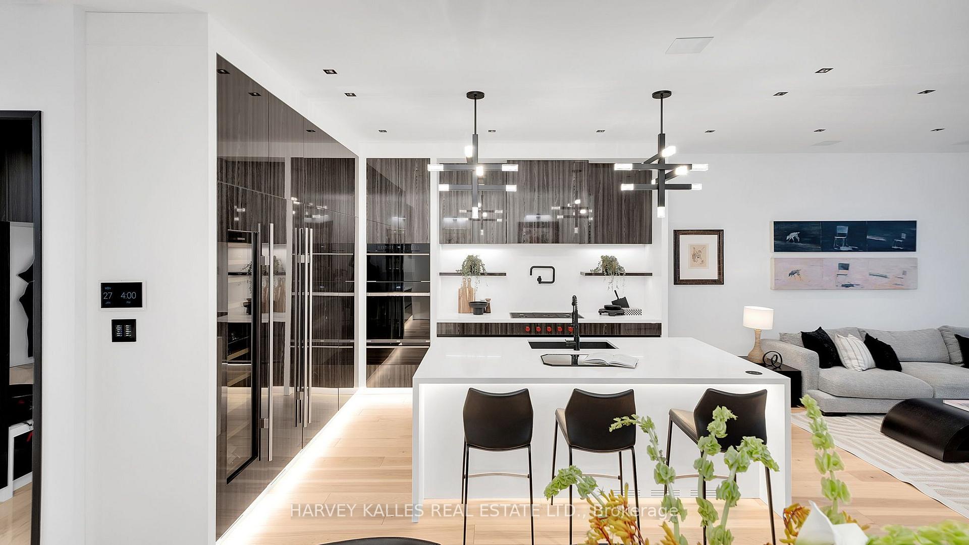4 Douglas Crescent, Toronto