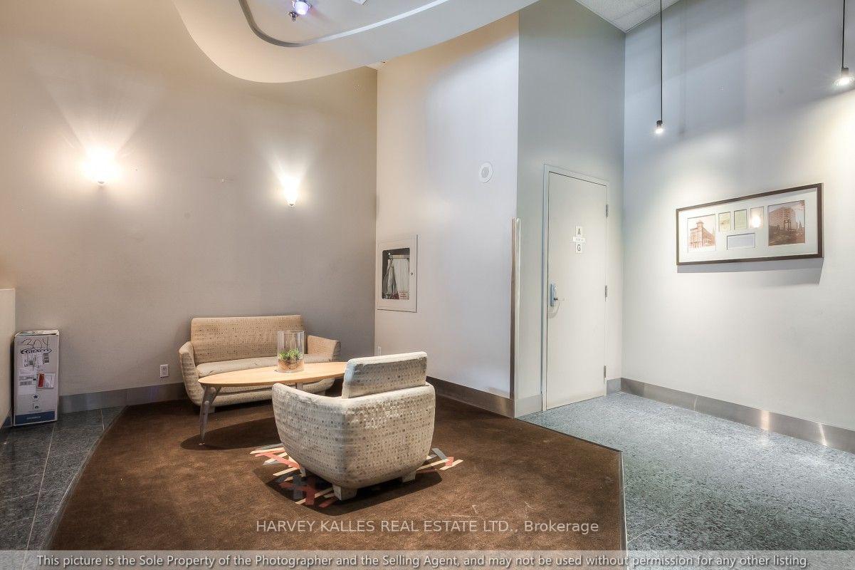 700 king Street W 608, Toronto Unit: 608