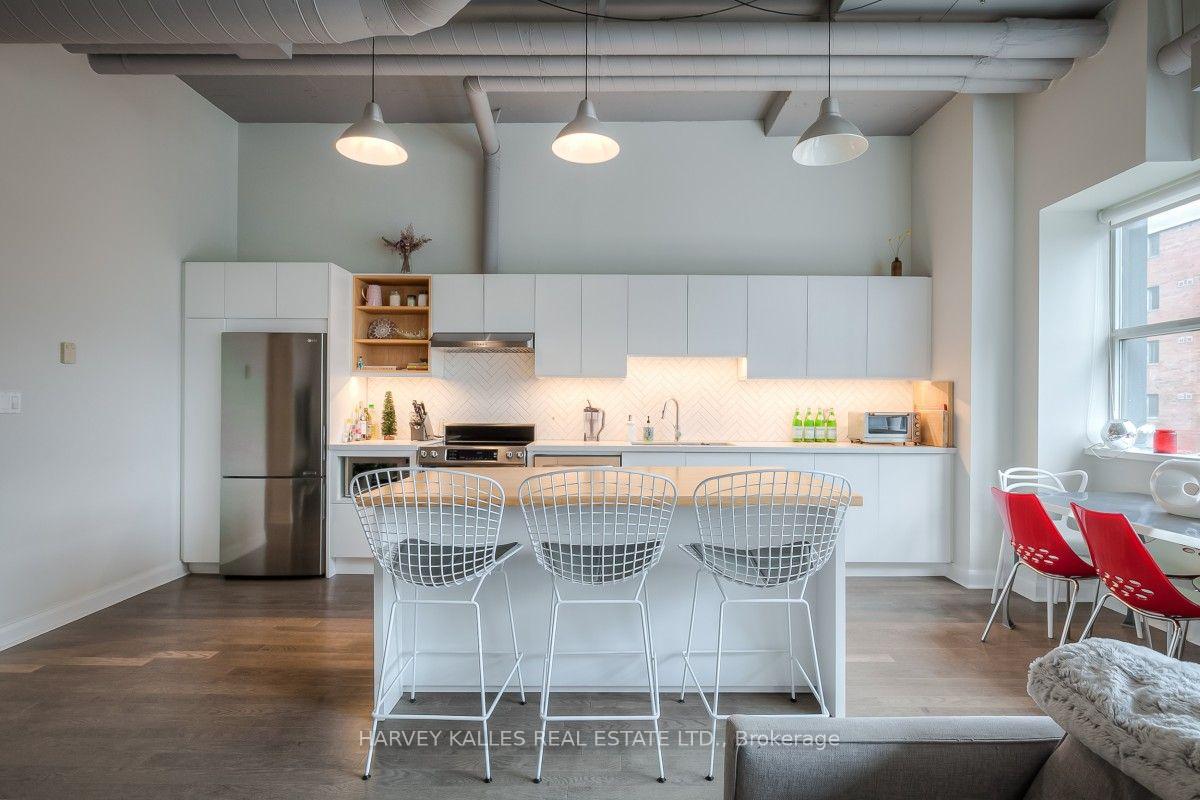 700 king Street W 608, Toronto Unit: 608