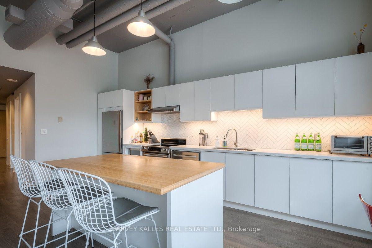 700 king Street W 608, Toronto Unit: 608
