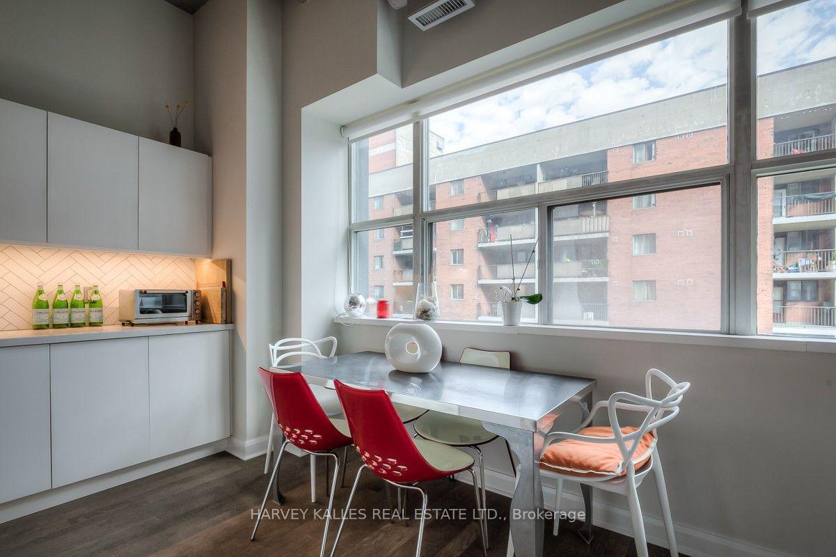 700 king Street W 608, Toronto Unit: 608