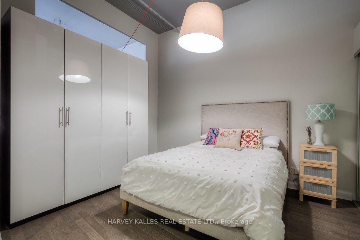 700 king Street W 608, Toronto Unit: 608