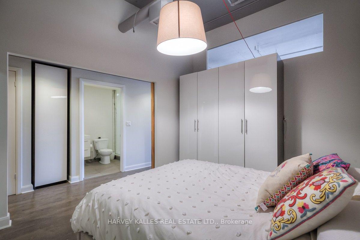 700 king Street W 608, Toronto Unit: 608