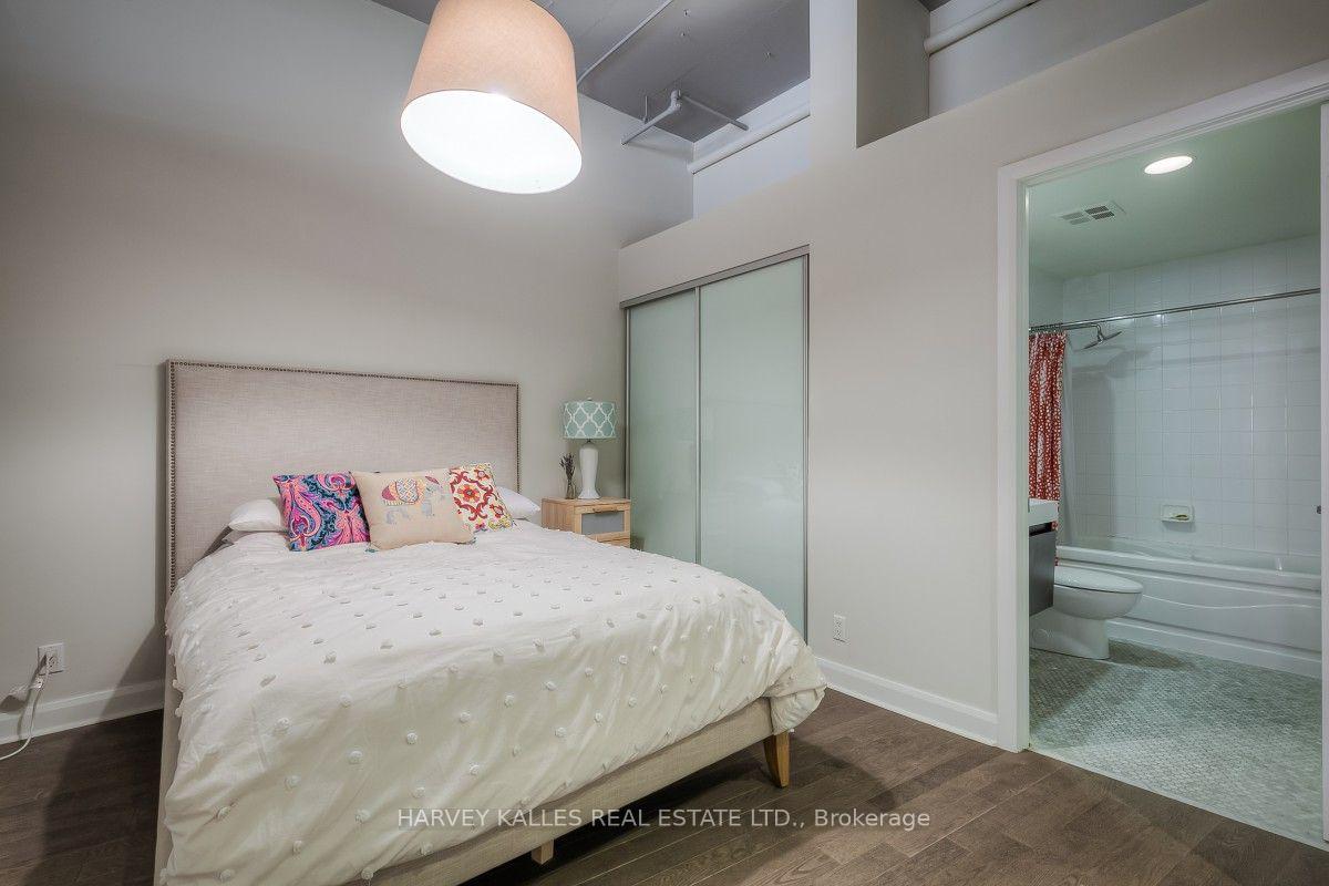 700 king Street W 608, Toronto Unit: 608
