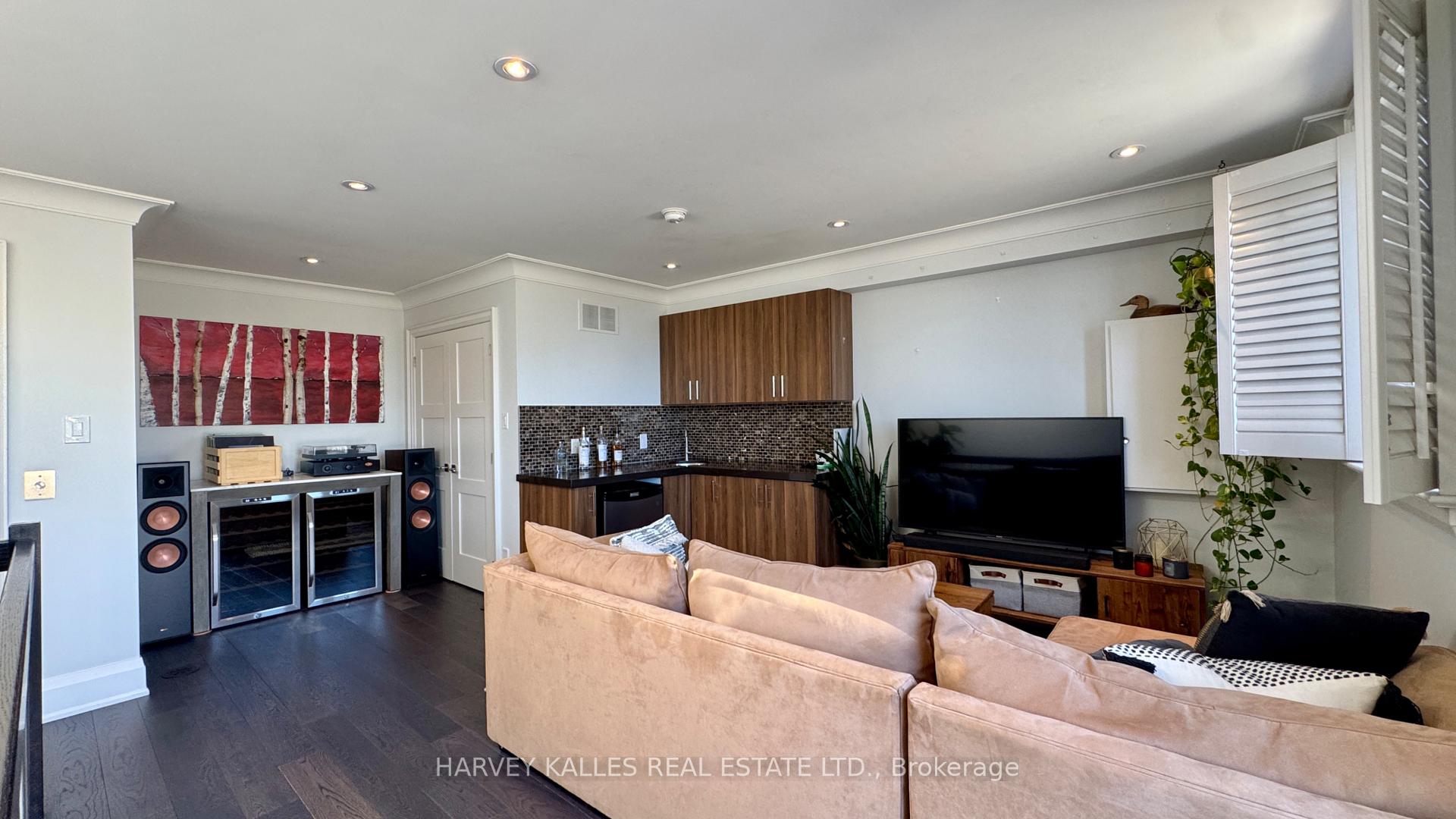 1042 Avenue Road, Toronto