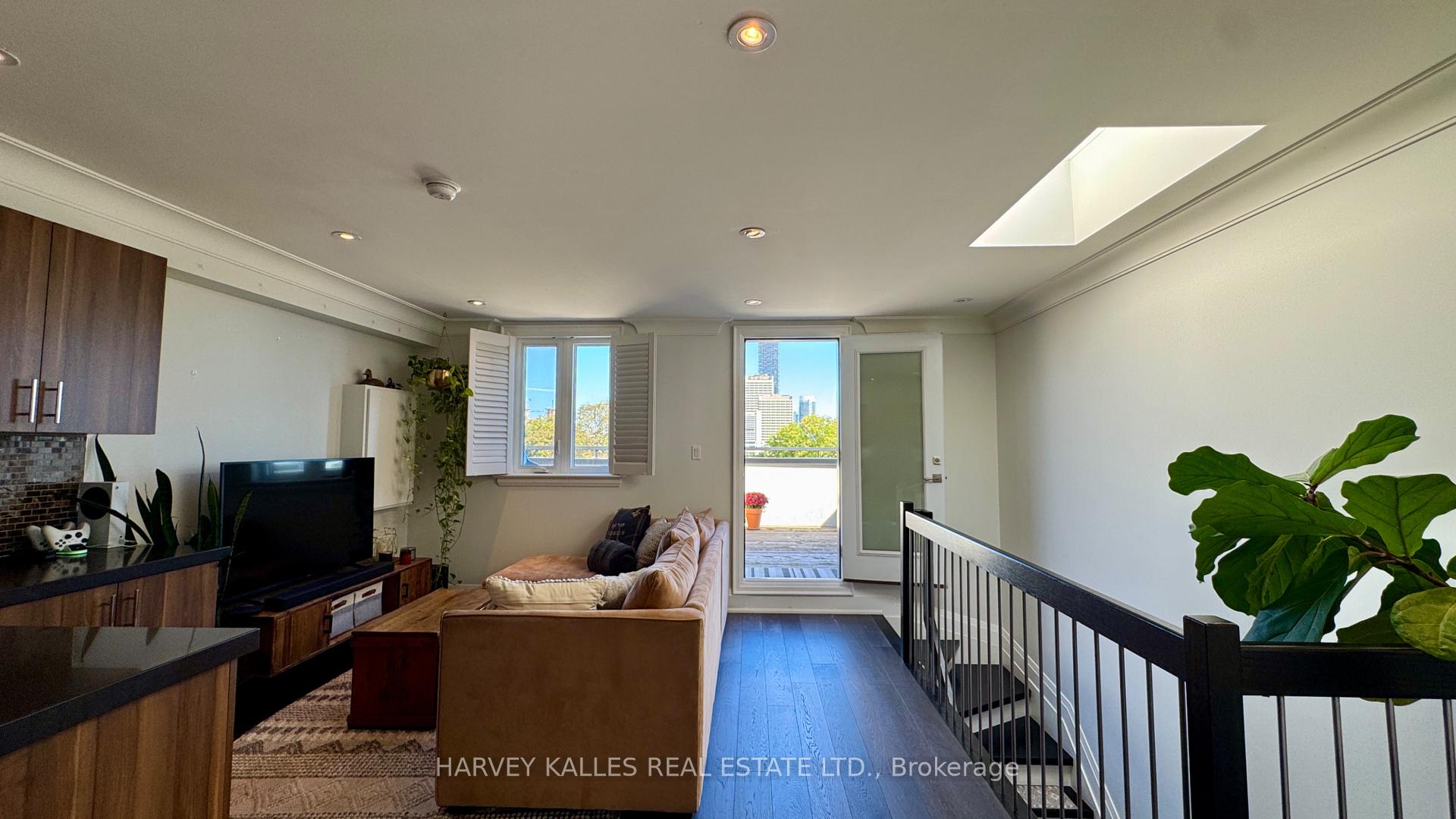 1042 Avenue Road, Toronto