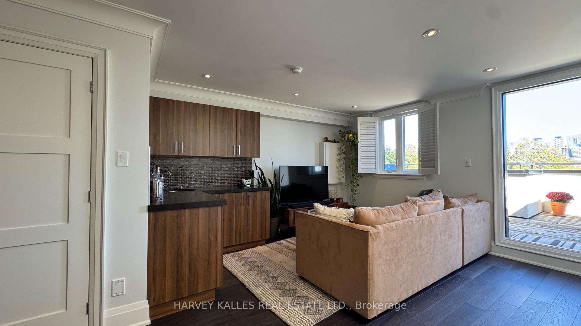 1042 Avenue Road, Toronto