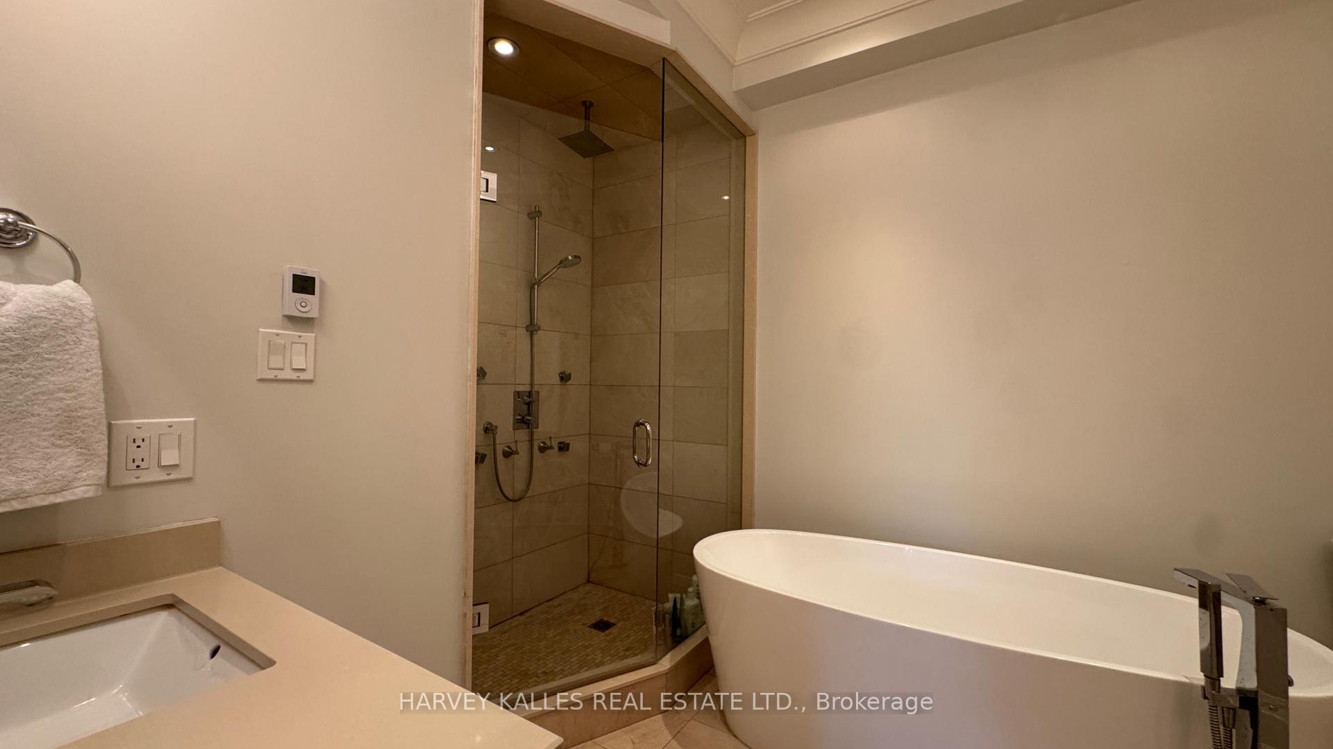 1042 Avenue Road, Toronto