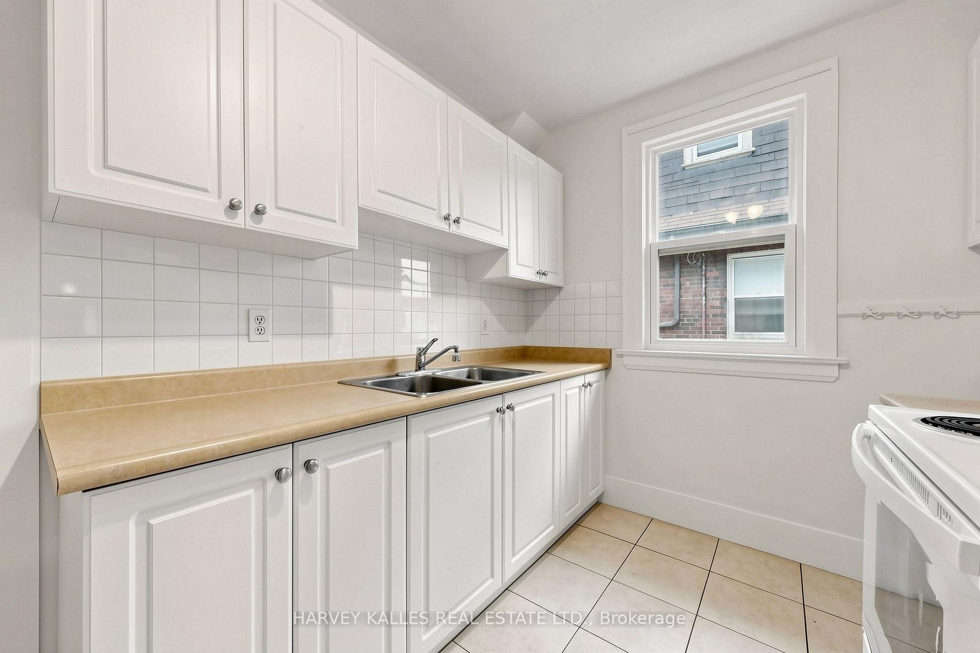 163 Highbourne Road South 2nd, Toronto Unit: South 2nd