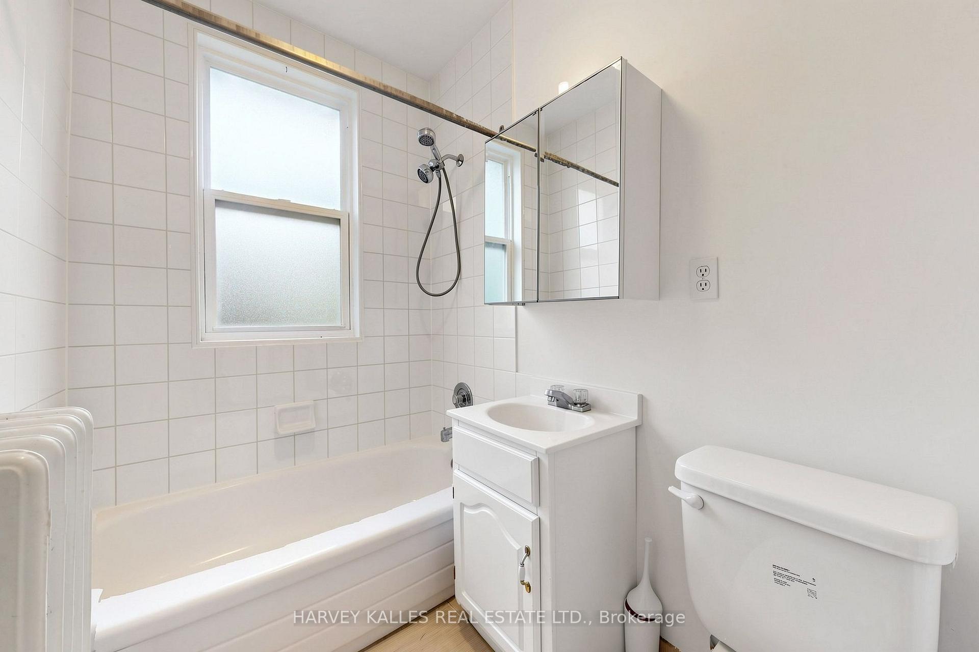 163 Highbourne Road South 2nd, Toronto Unit: South 2nd