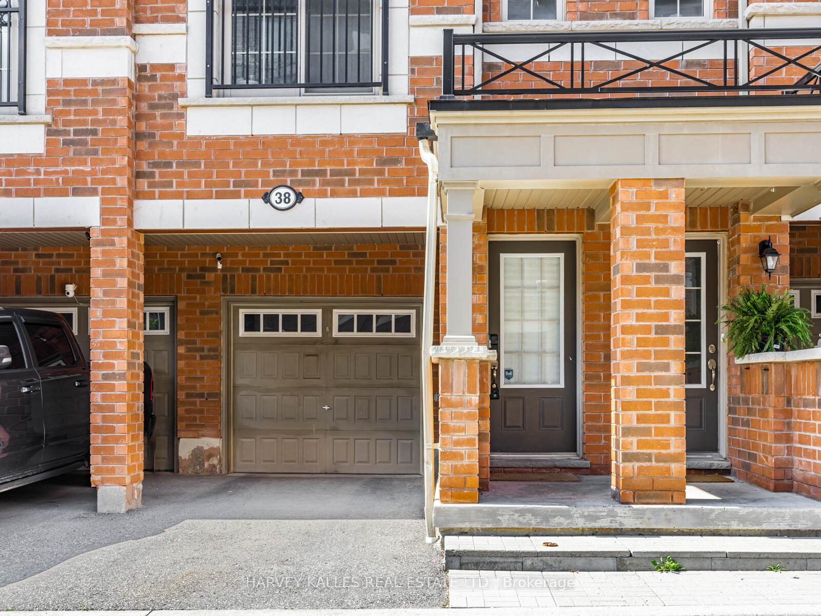 38 Glenstal Path