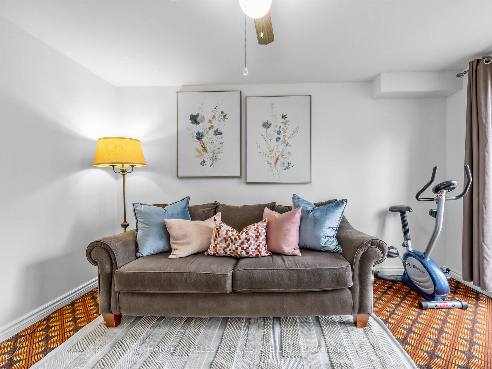 25 Collinsgrove Road 155