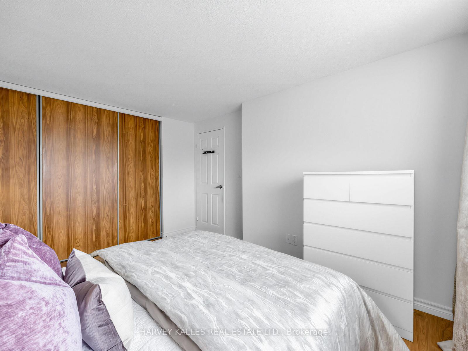 25 Collinsgrove Road 155