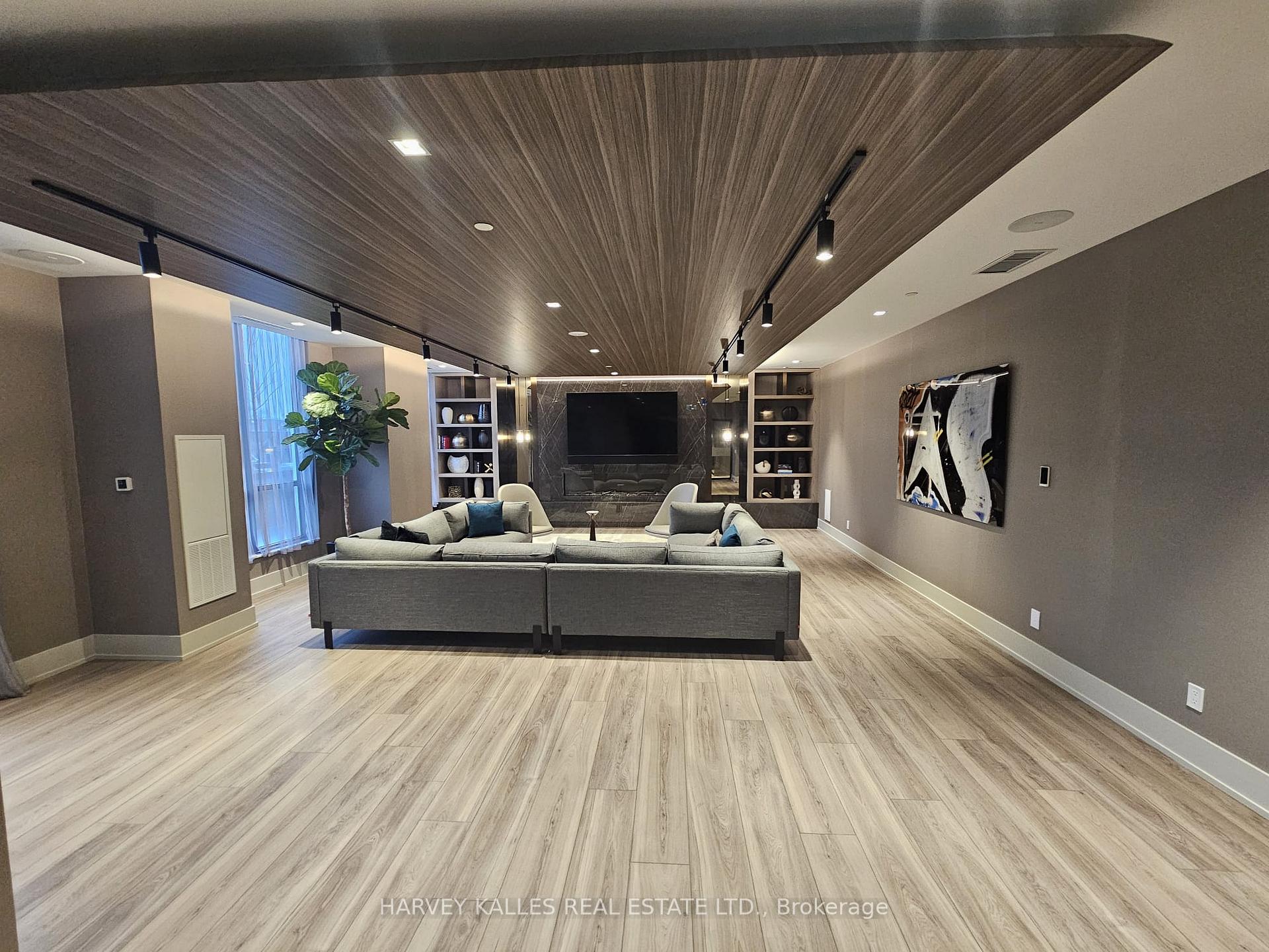 286 Main Street 2605