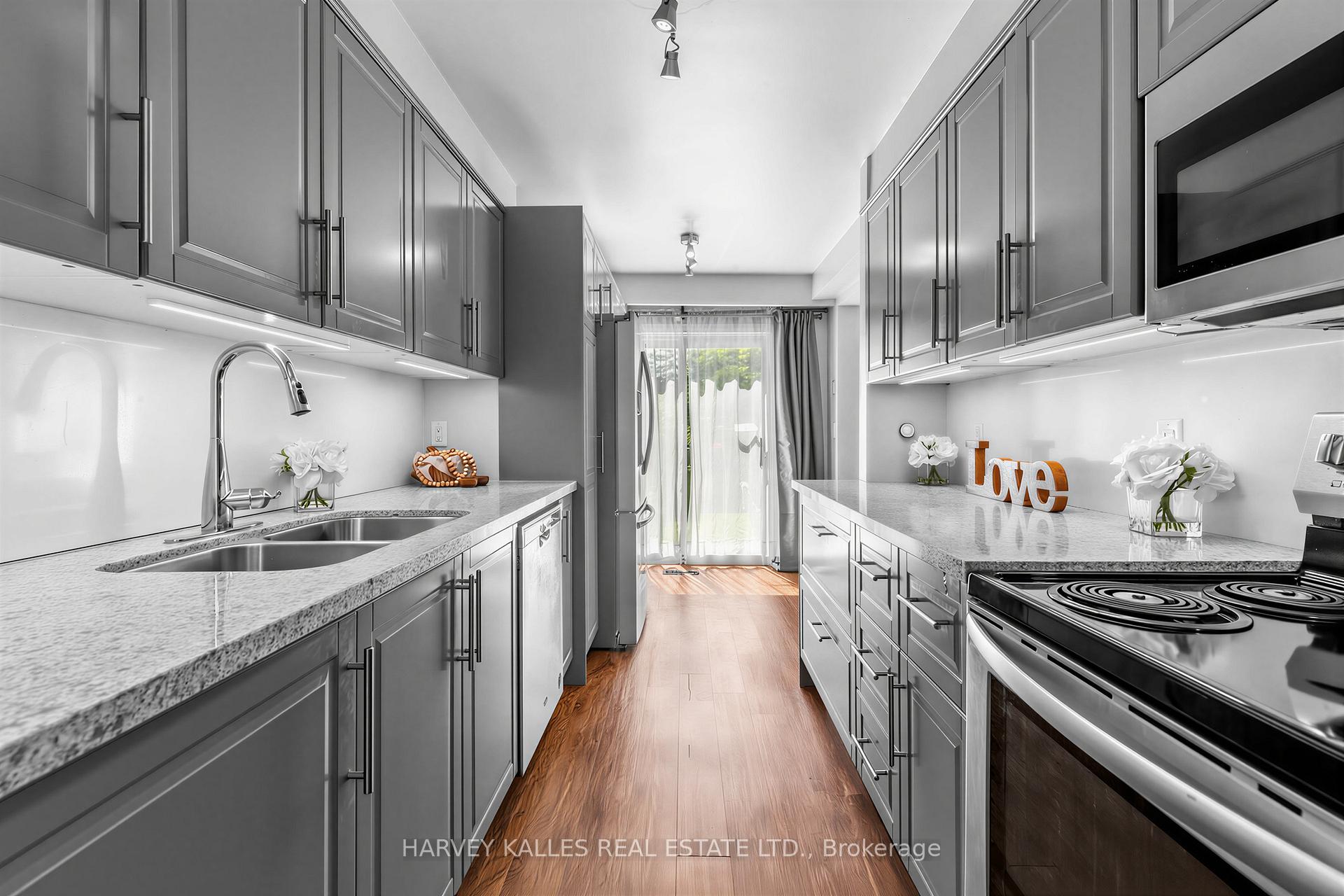 1180 Sandhurst Circle 2, Toronto Unit: 2