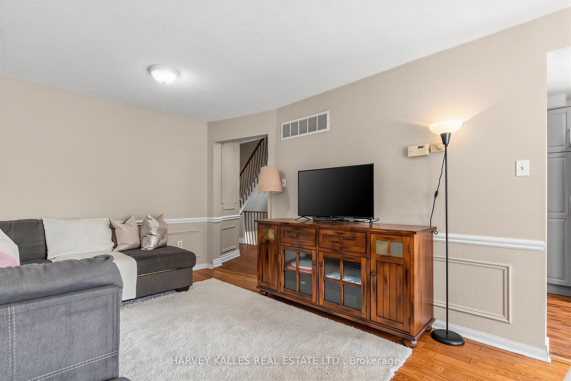 1180 Sandhurst Circle 2, Toronto Unit: 2