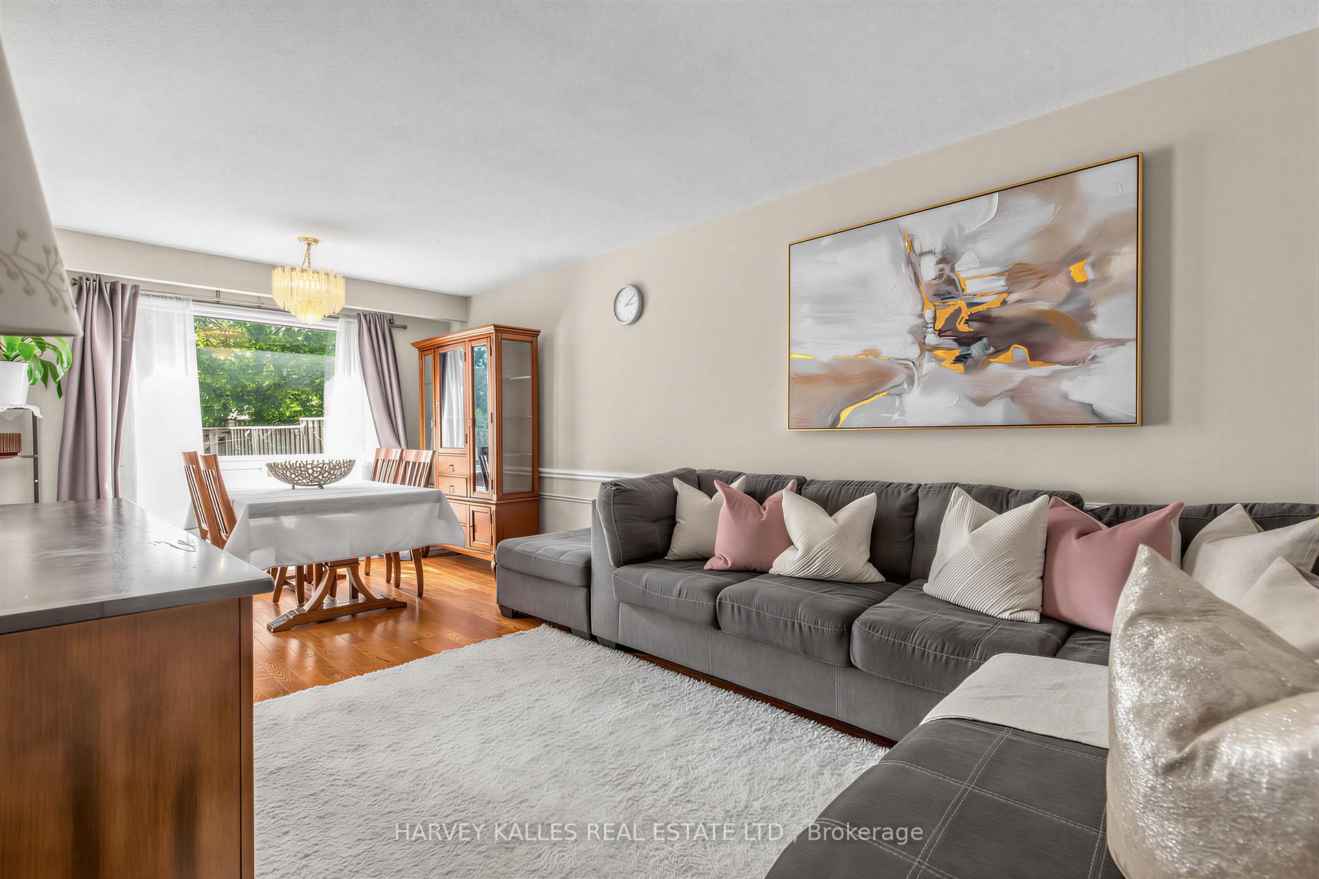 1180 Sandhurst Circle 2, Toronto Unit: 2
