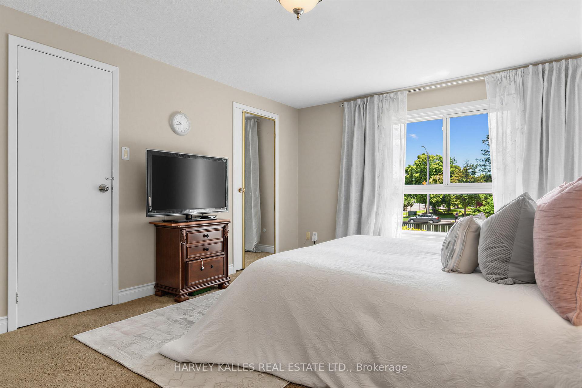 1180 Sandhurst Circle 2, Toronto Unit: 2